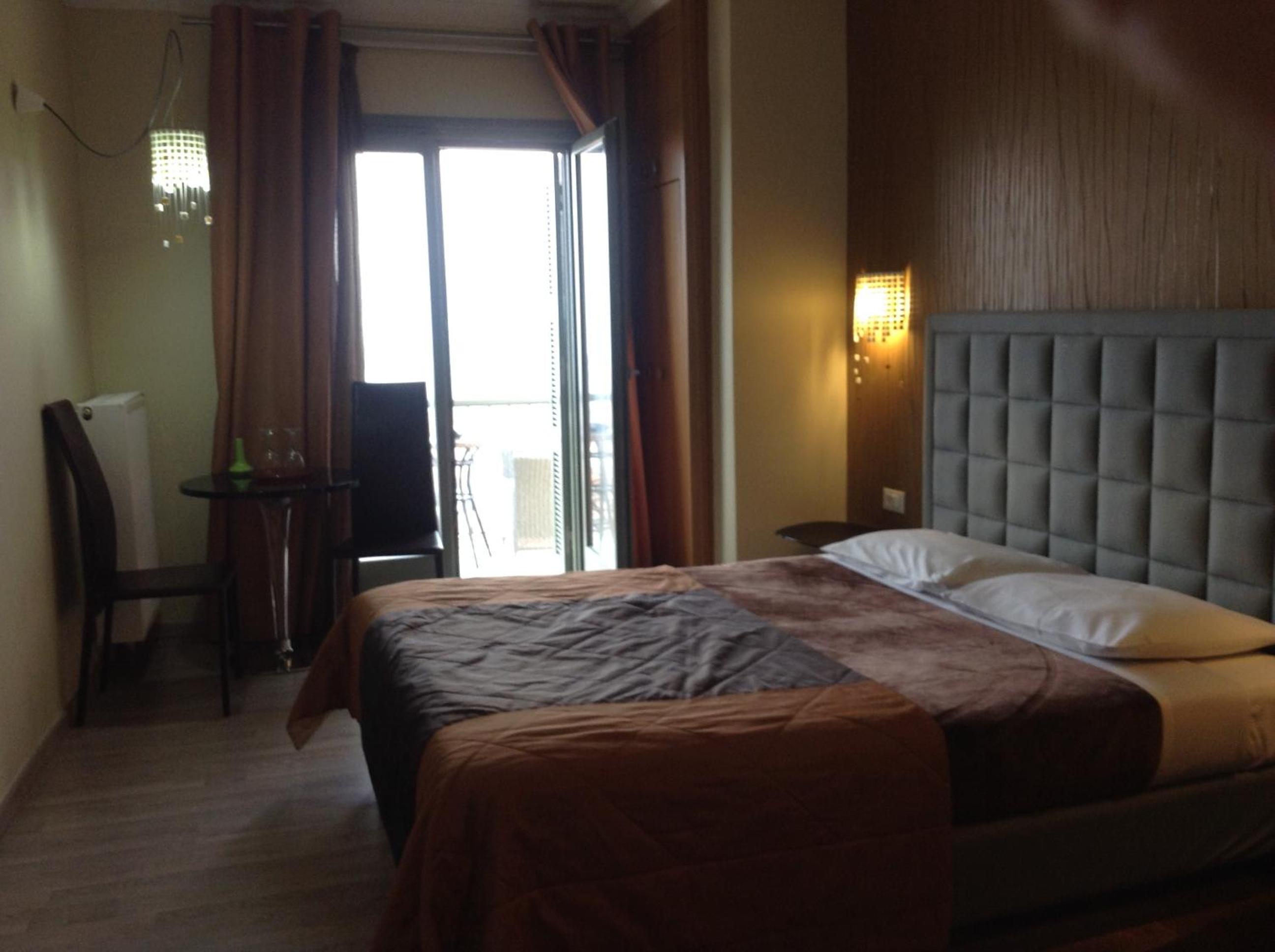Deluxe Double Room with Sea View - Photo 4
