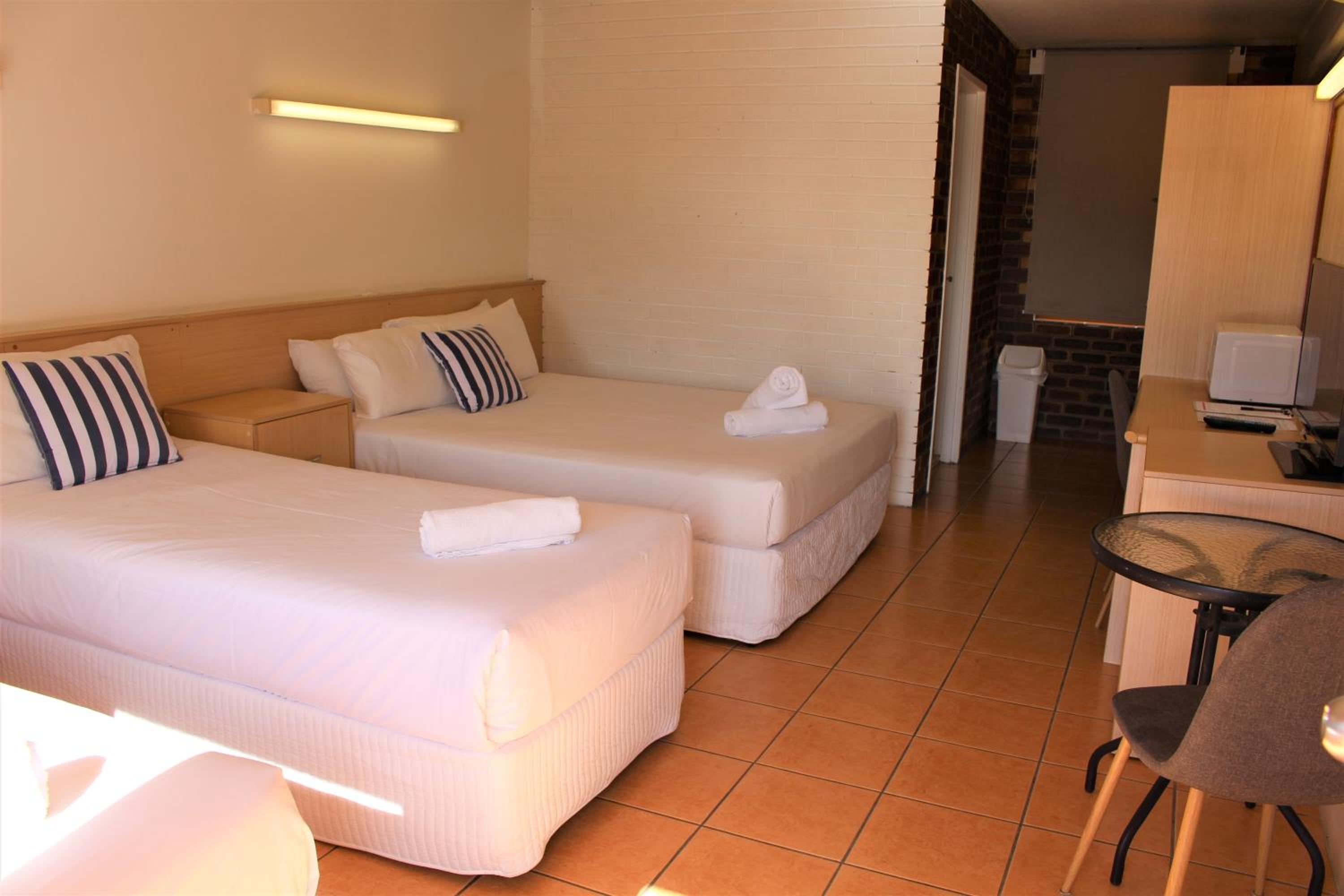Family Room - Photo 7