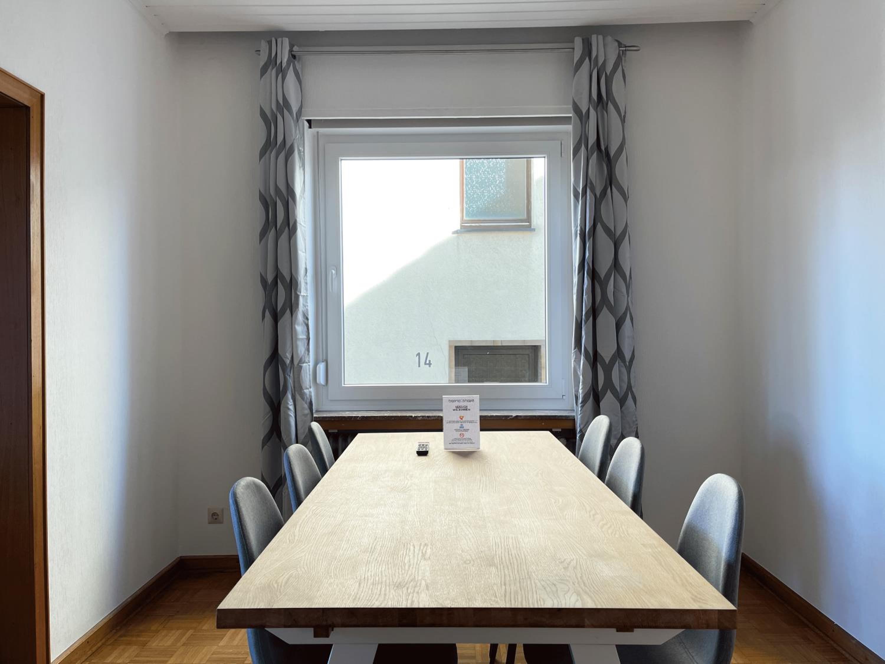 Apartment photo 2
