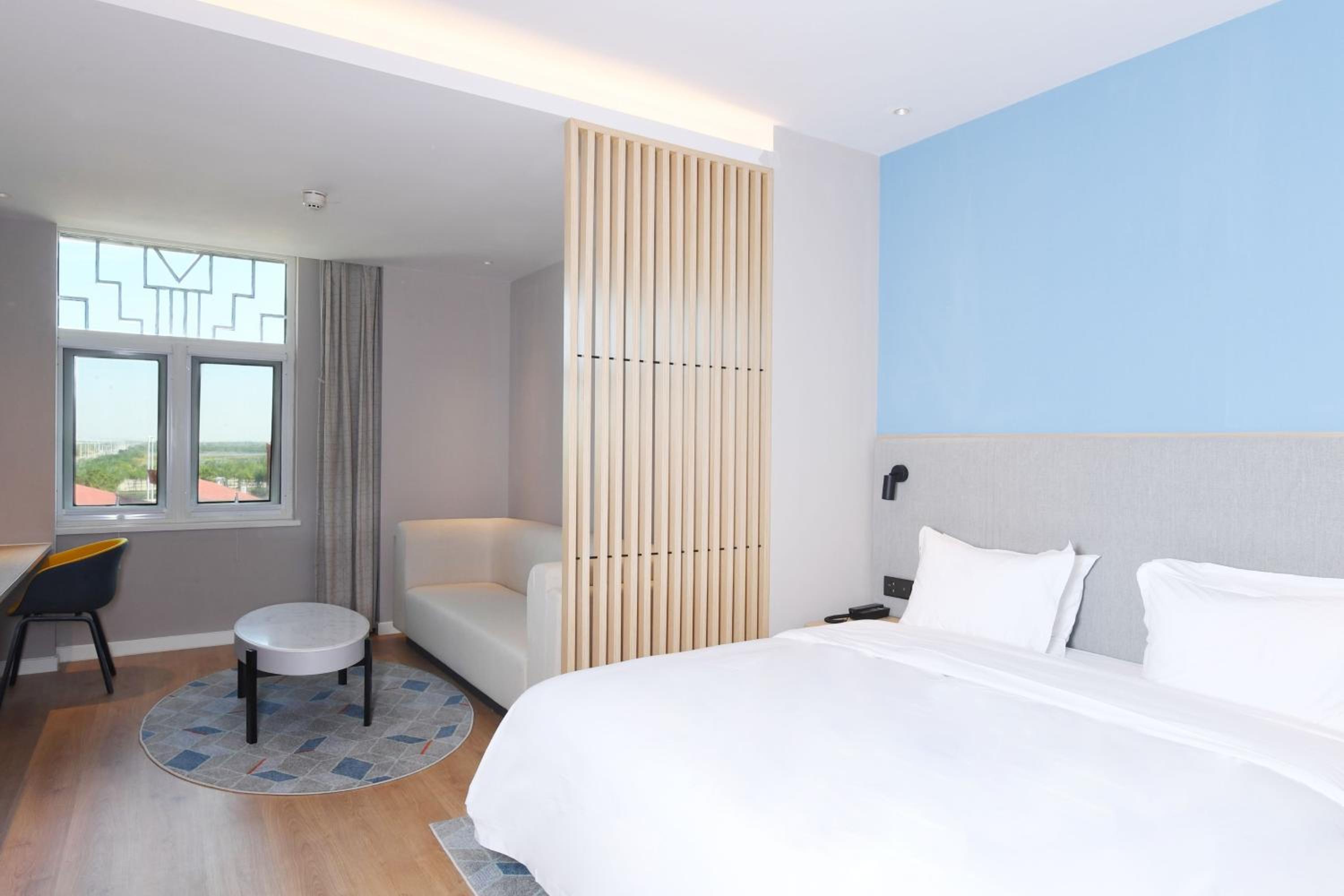 Standard King Room with City View - Kids Theme photo 2