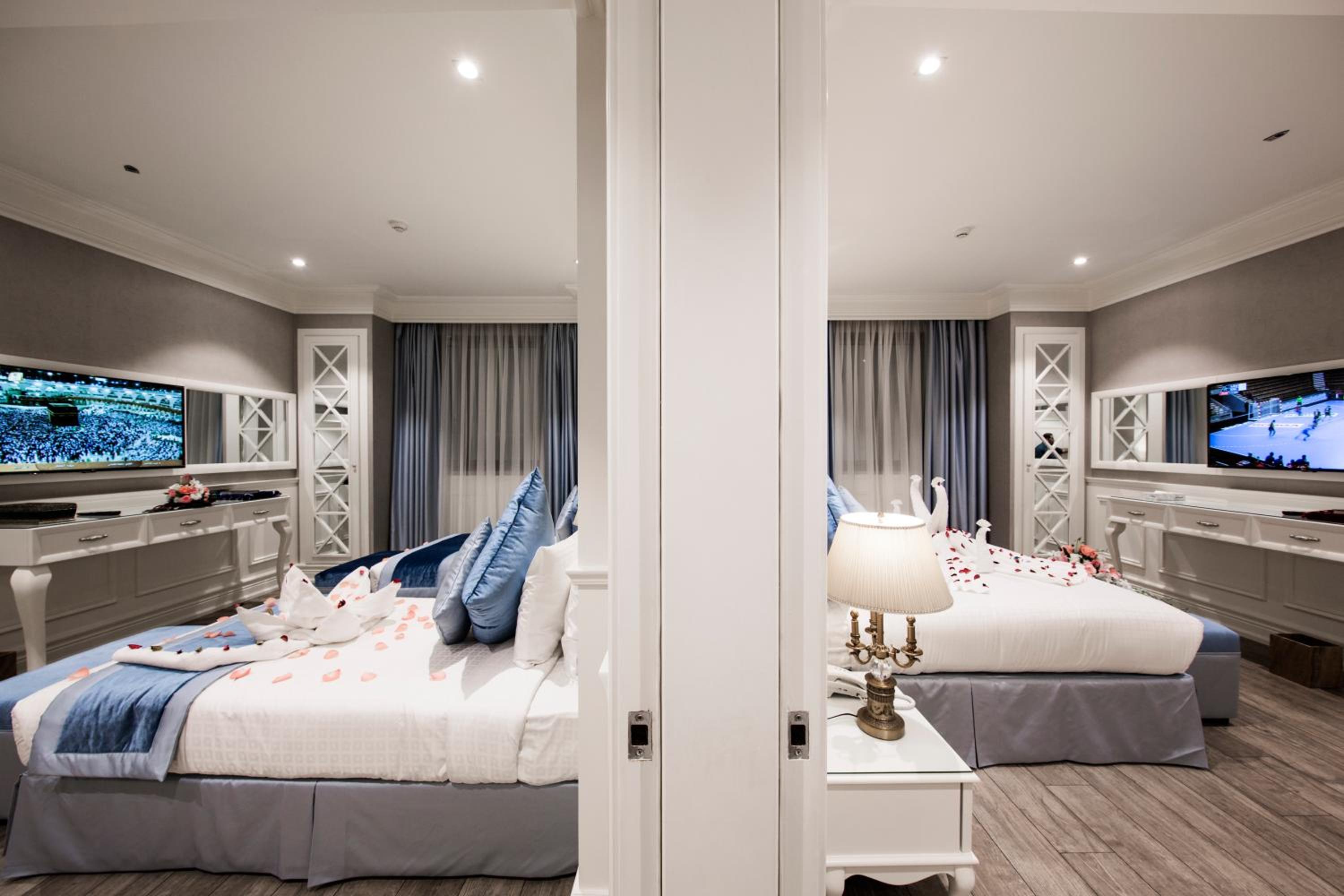 Deluxe Room Connected photo 3