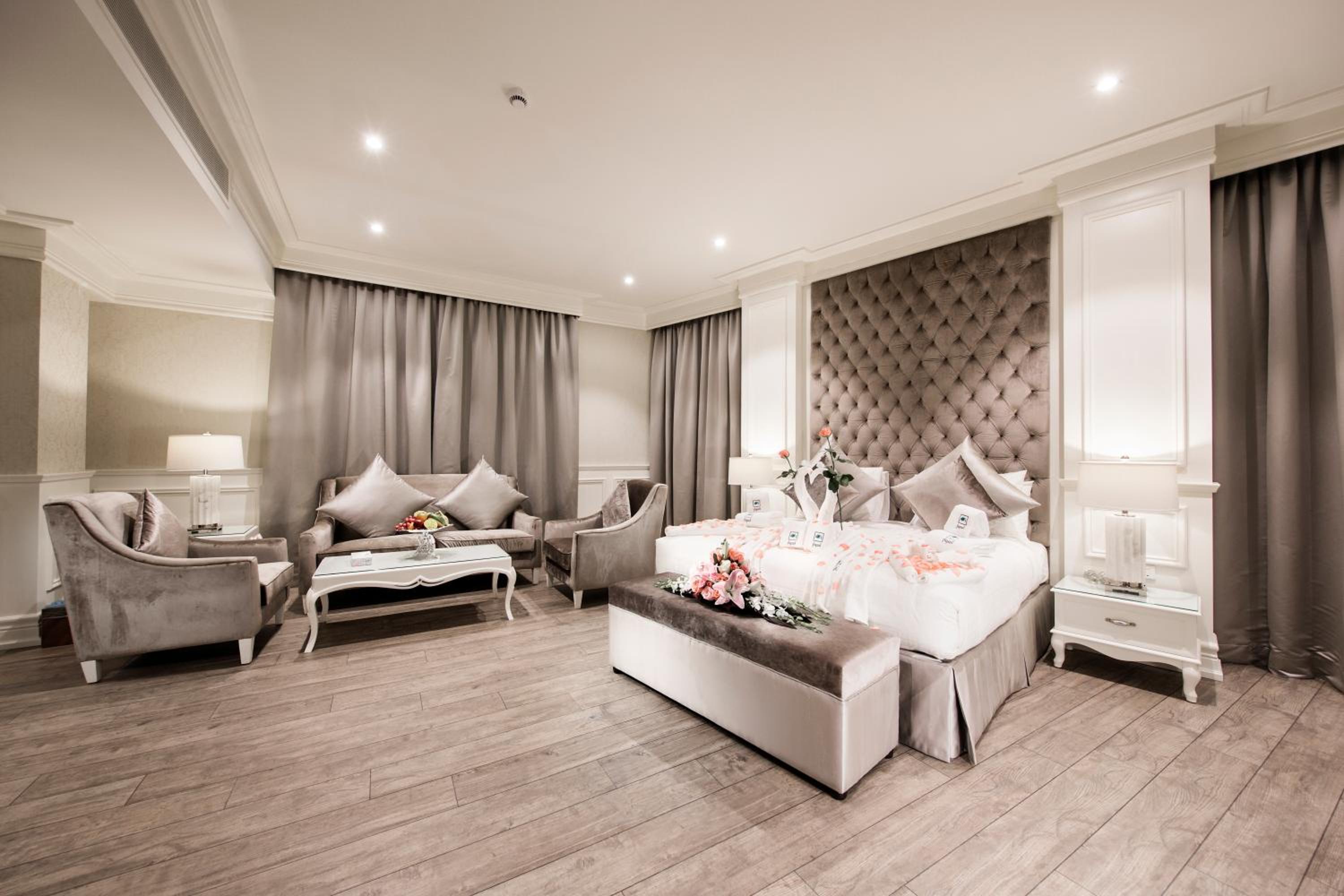 Executive Suite with Balcony photo 1