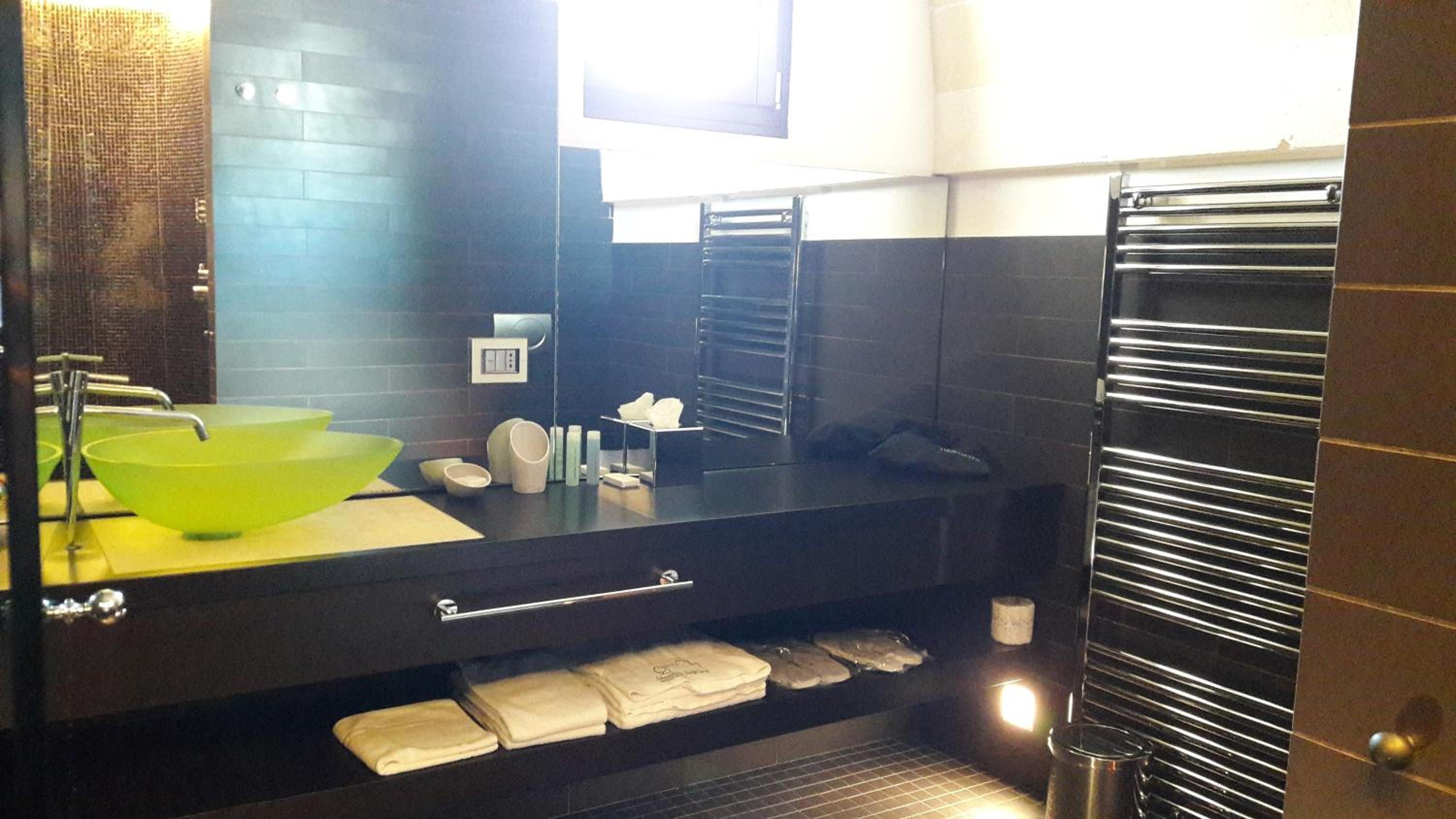 Deluxe King Room photo 3