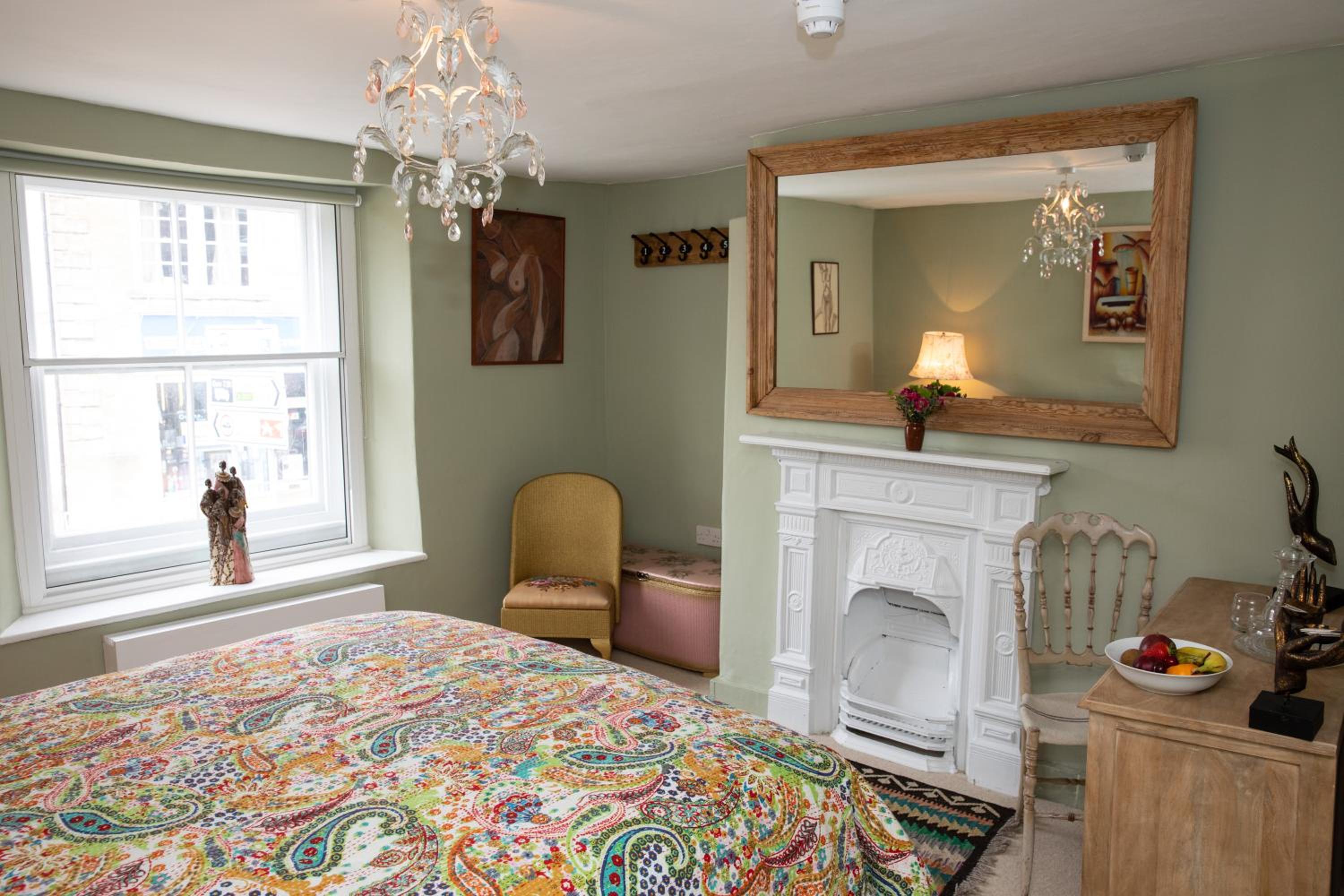 Deluxe King Room - Photo 1