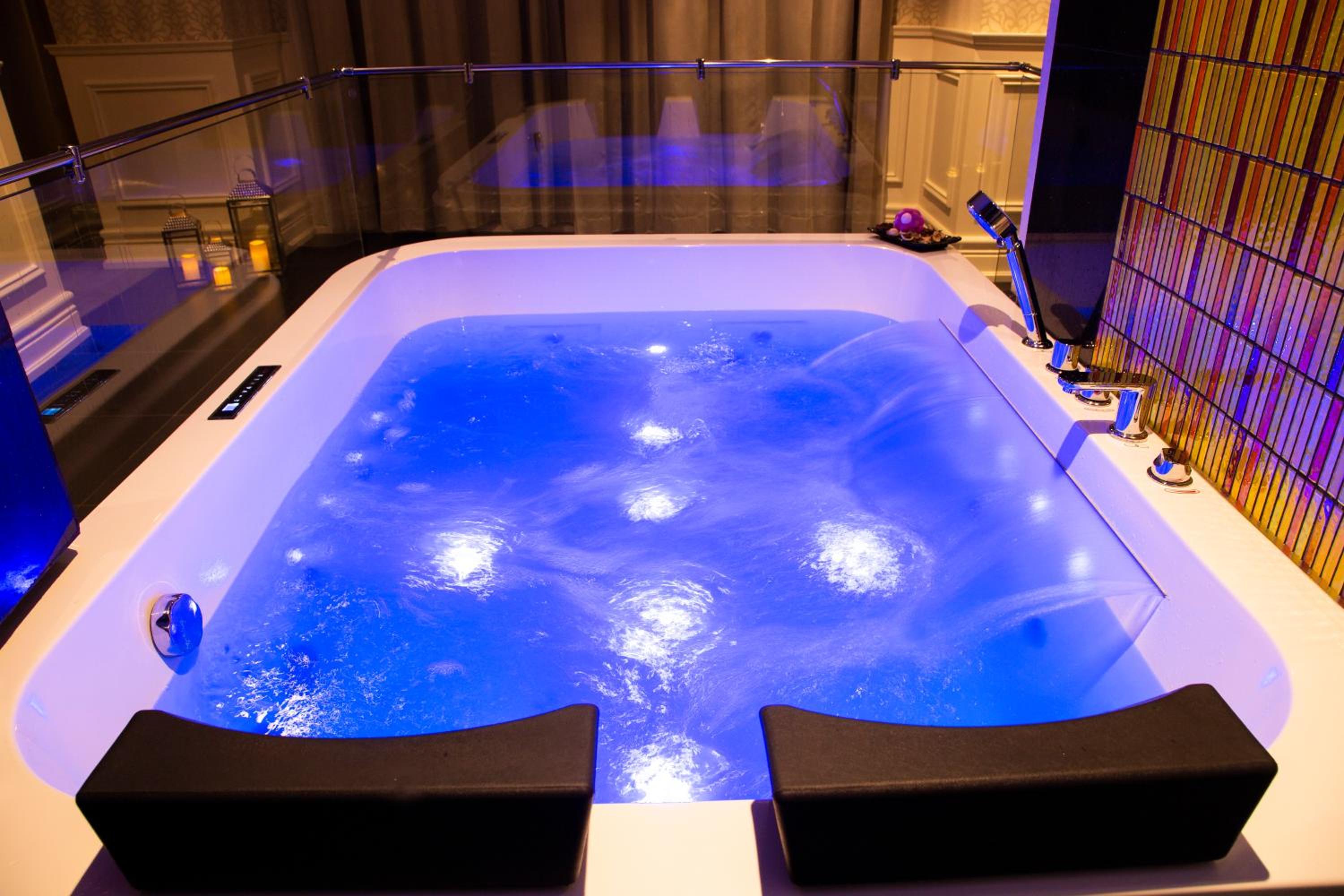 Majestic Suite with Jacuzzi