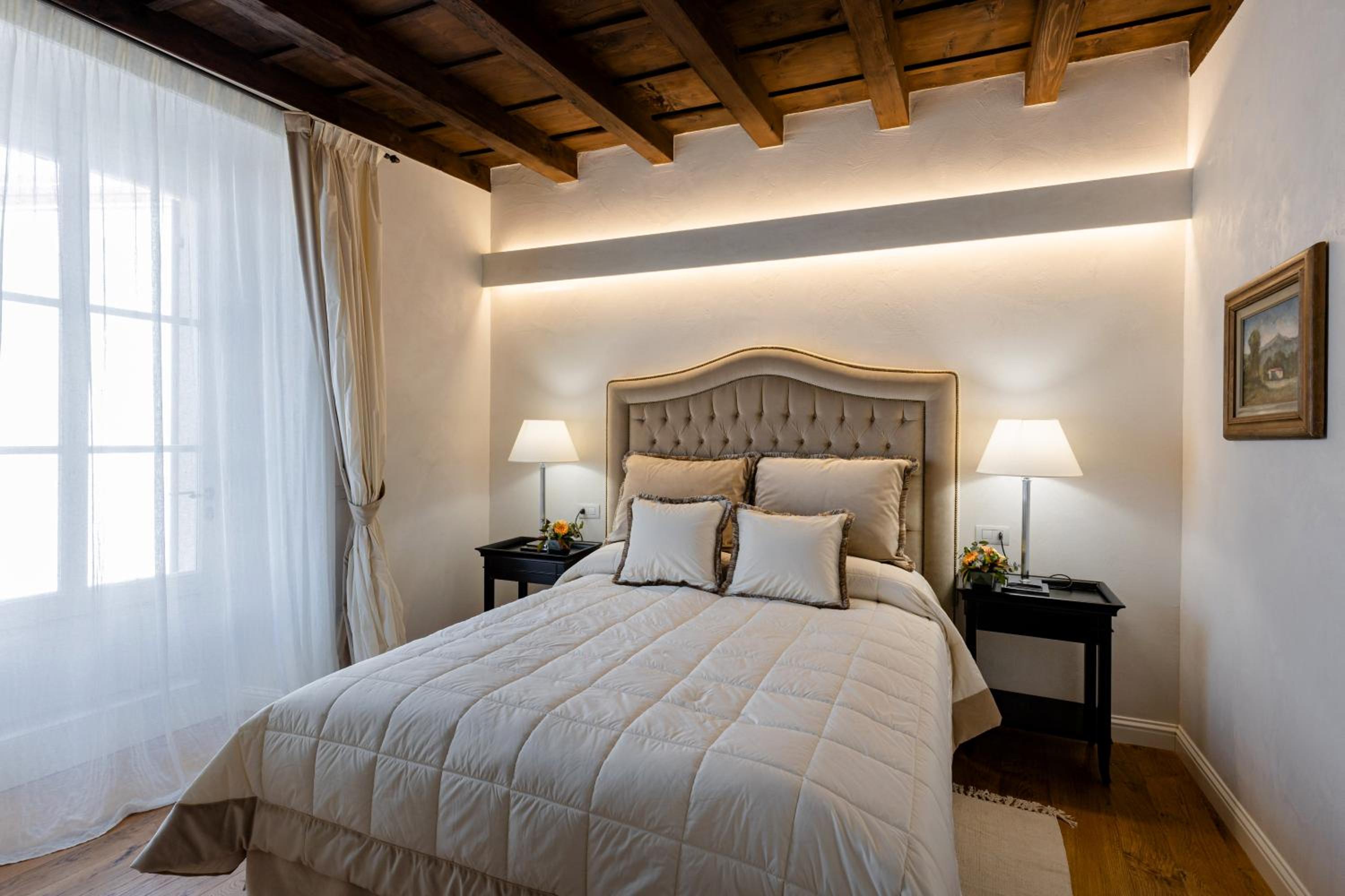 Standard Double Room - Photo 2