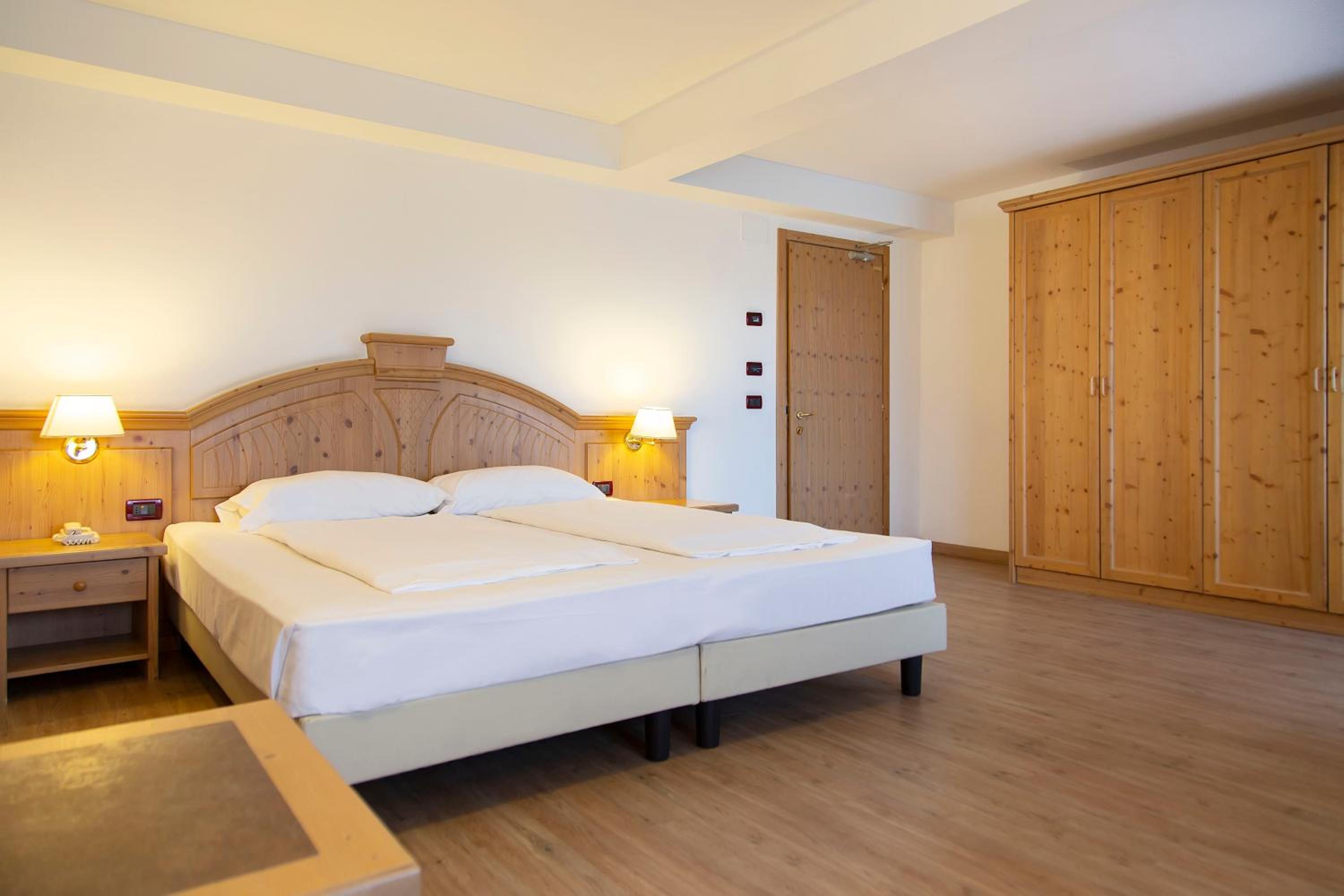 Superior Triple Room photo 3