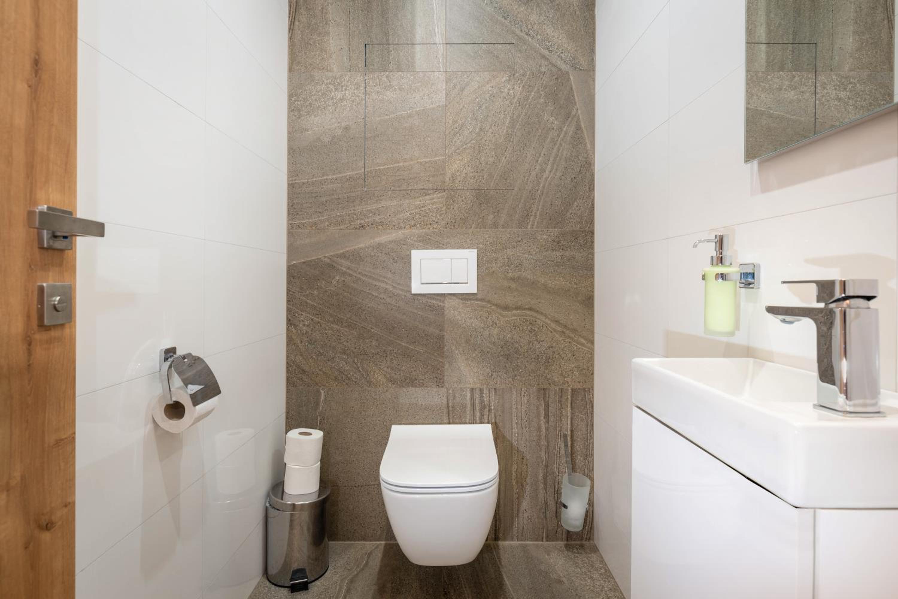 Two-Bedroom Apartment (HR2 - C104) - Photo 15