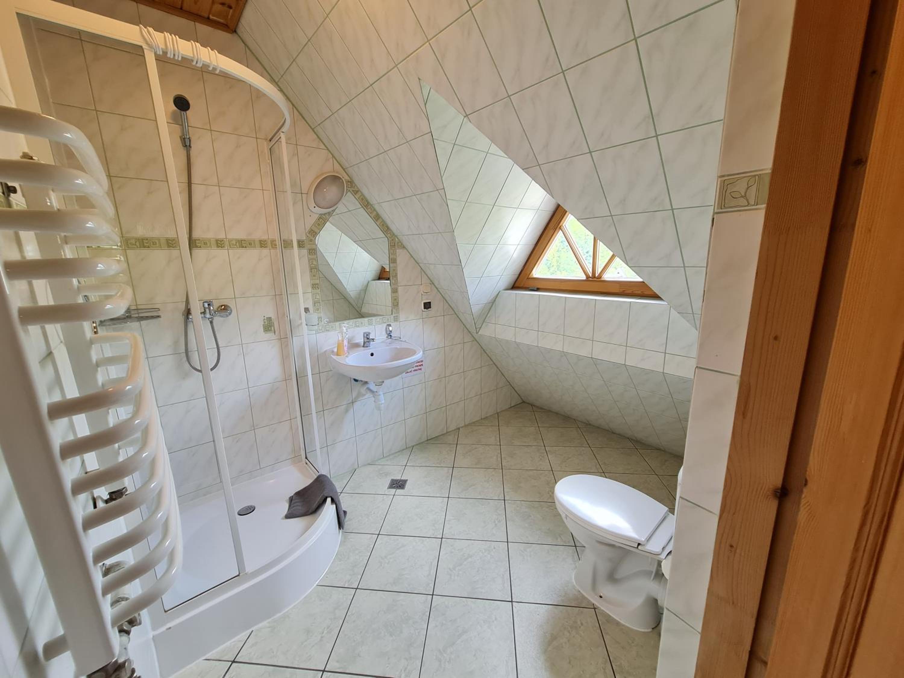 Double Room - Photo 16