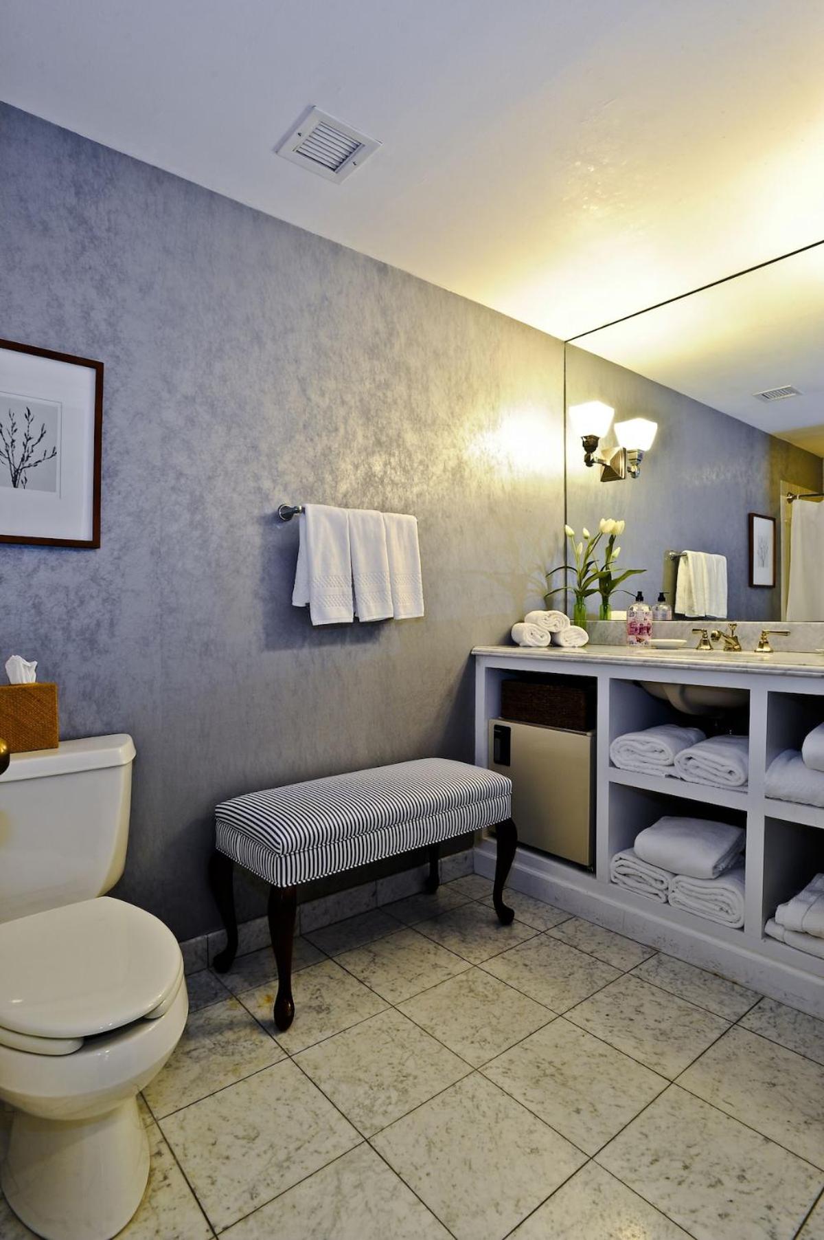 Queen Room - Disability Access photo 2