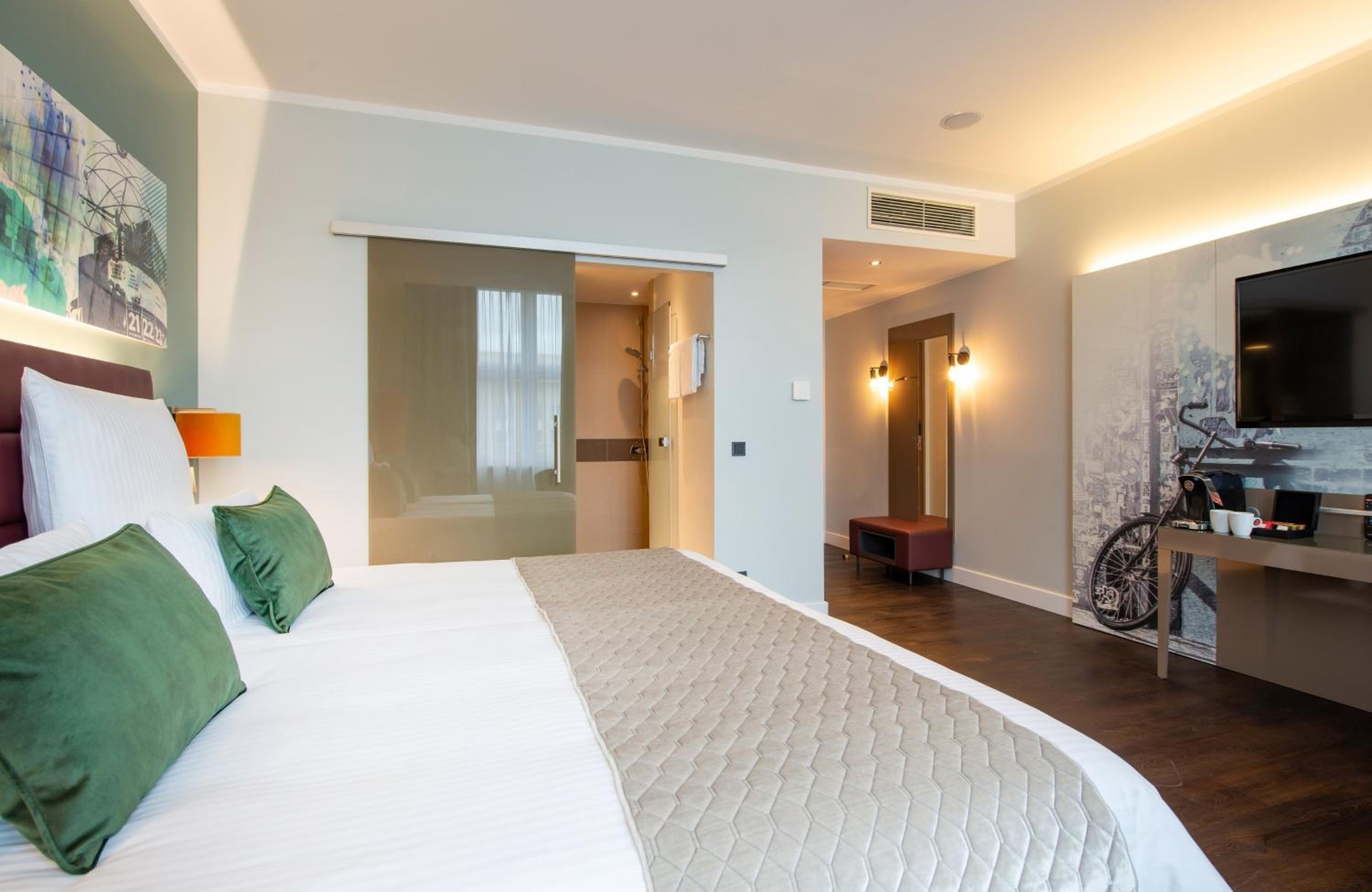 Deluxe Twin Room - Photo 3