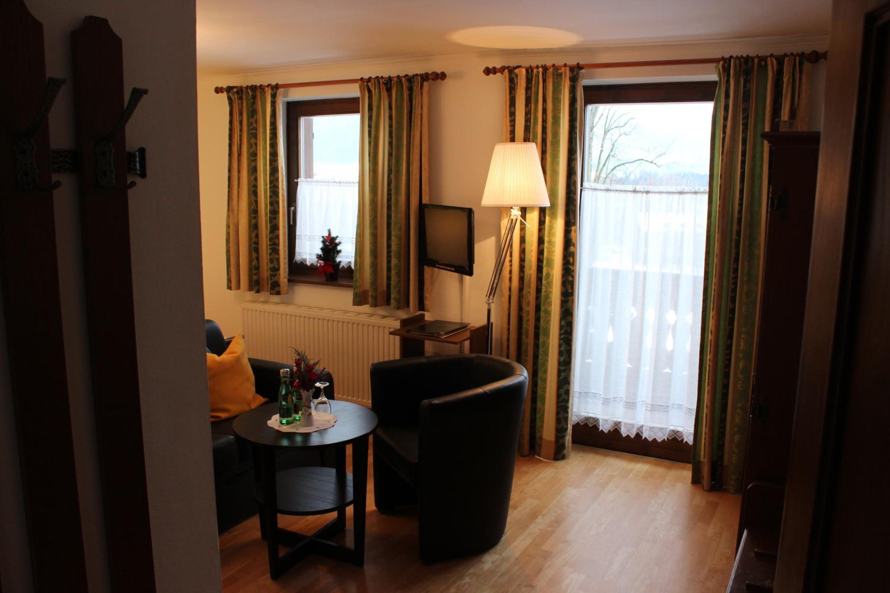 Double Room 6 photo 2