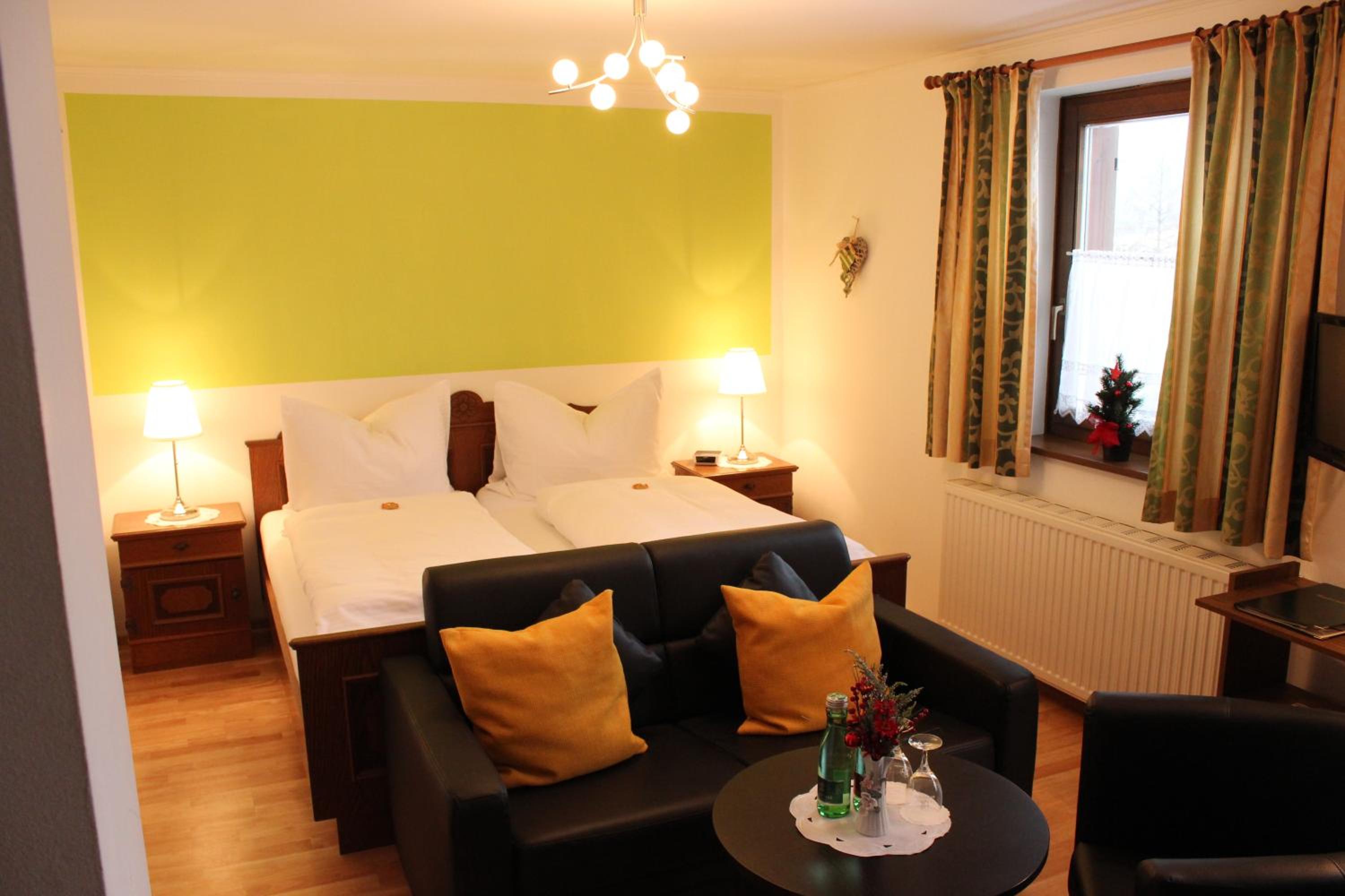 Double Room 6 photo 1