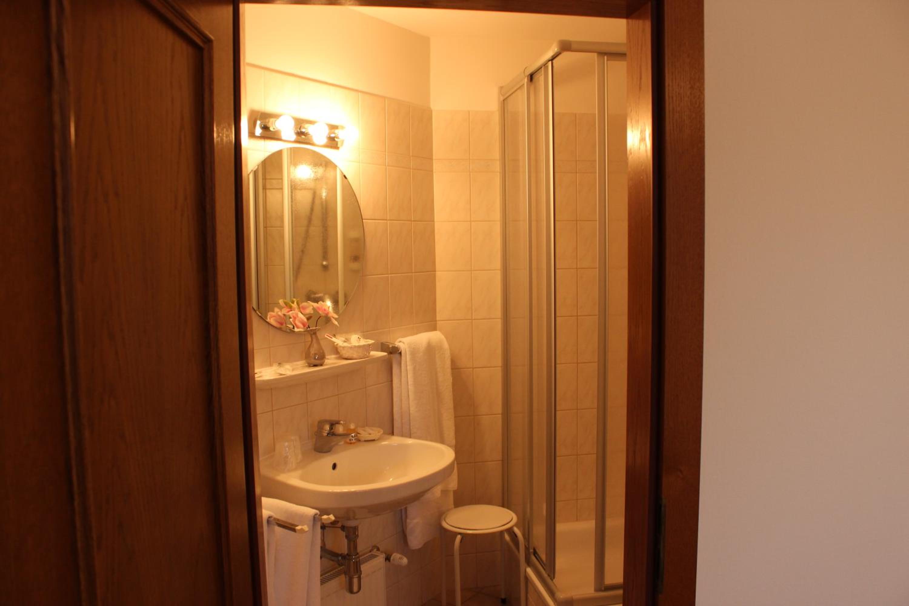 Double Room 6 photo 3