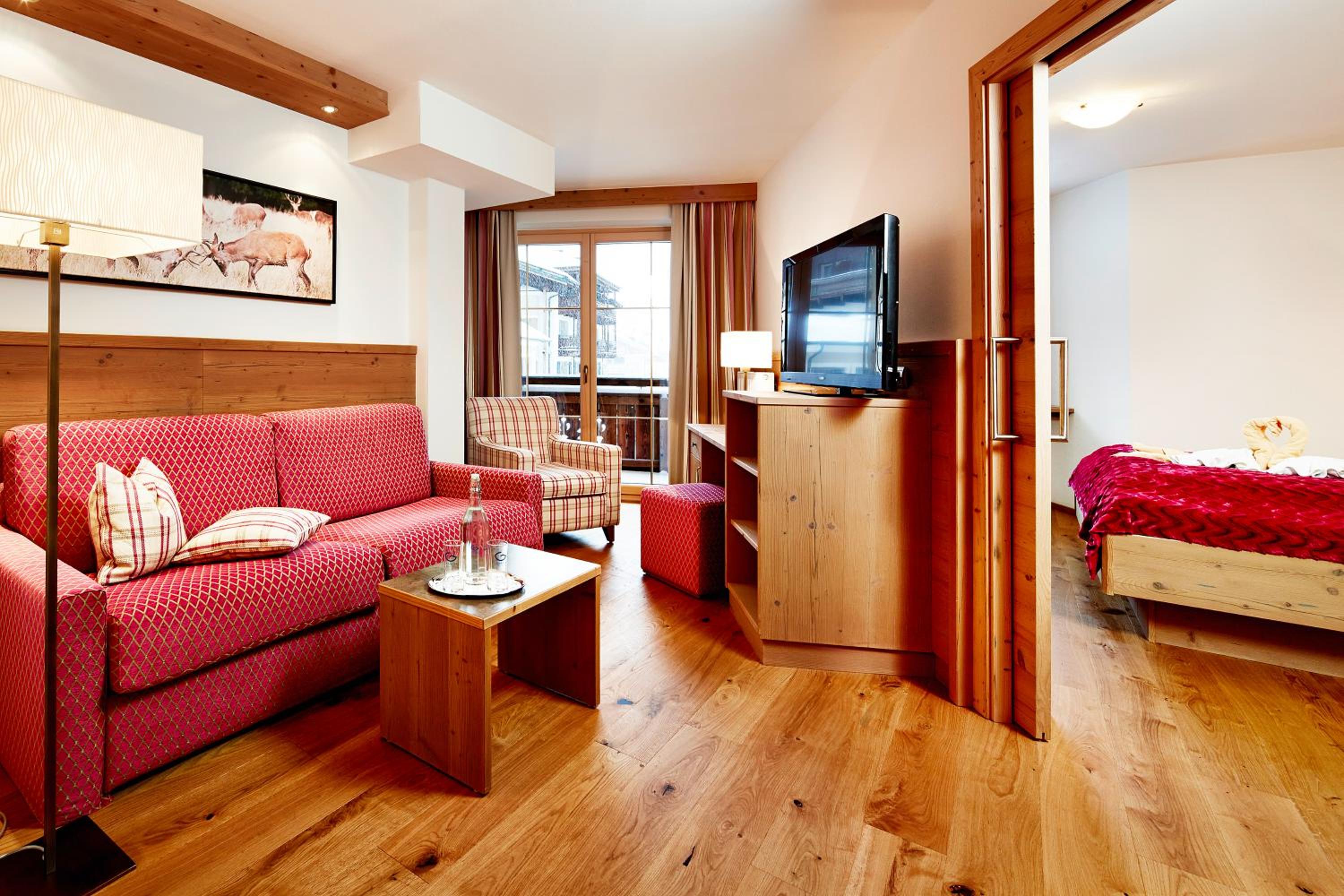 Suite with Balcony and Mountain View - Photo 4