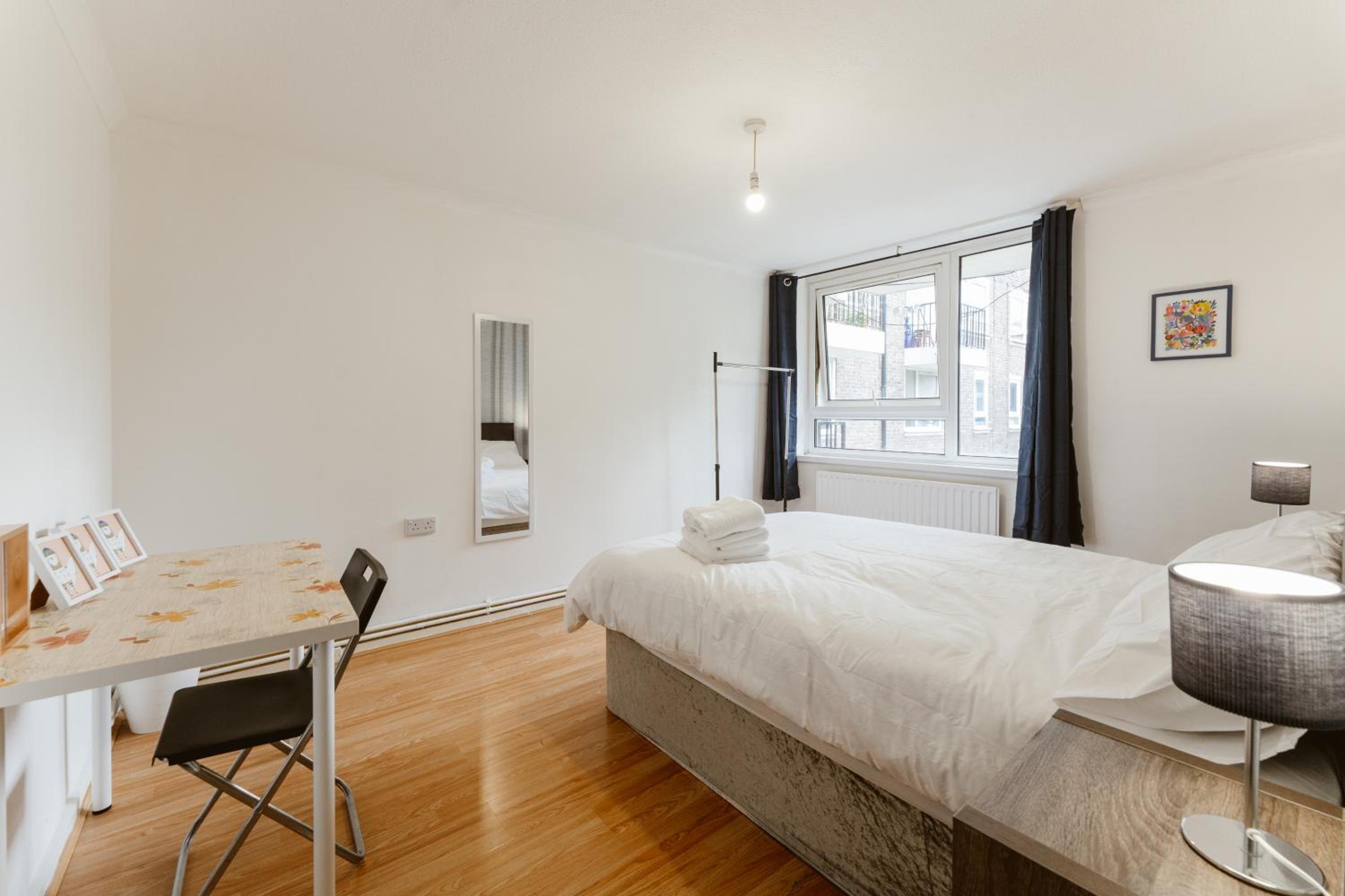 Double Room with Shared Bathroom photo 2