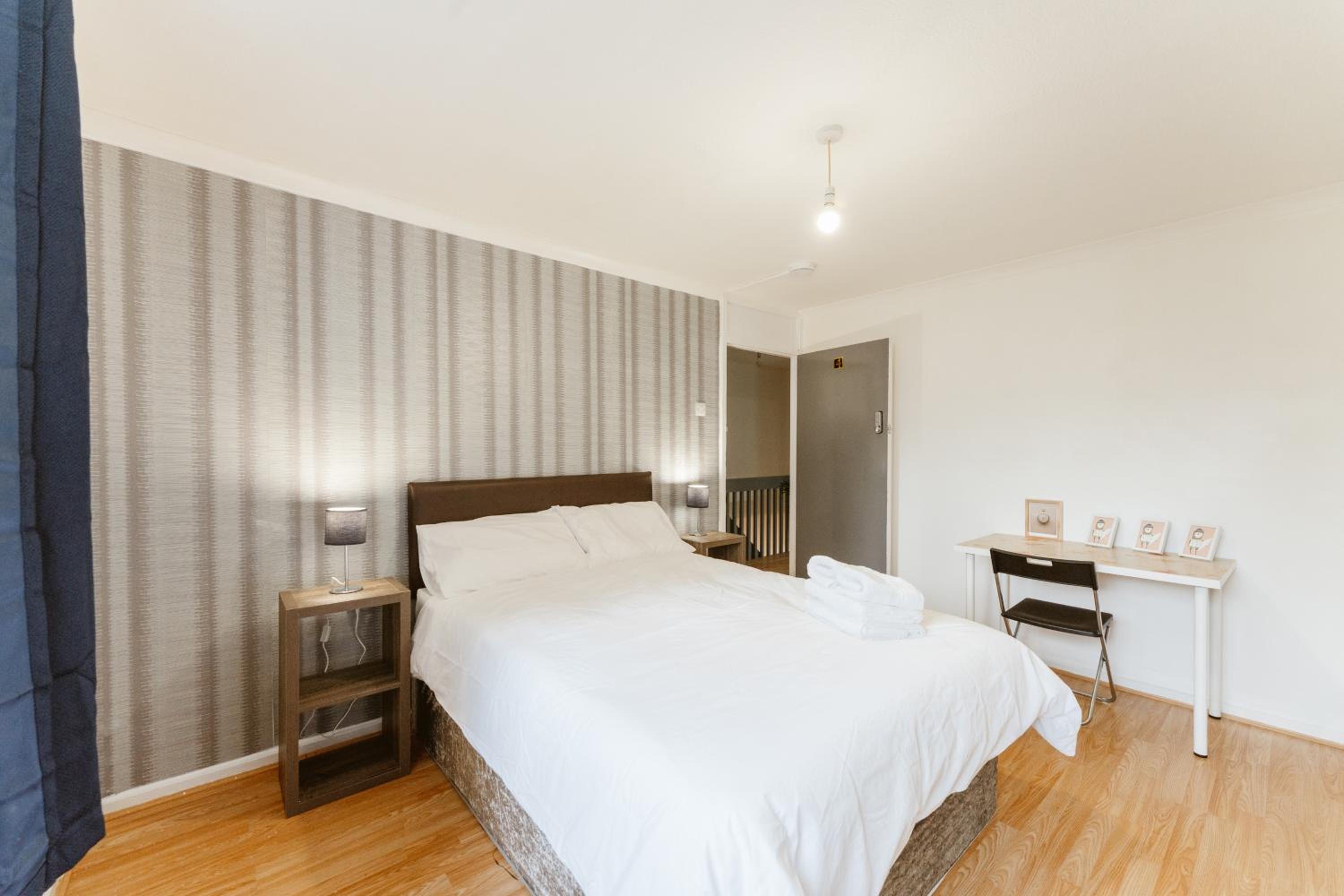 Double Room with Shared Bathroom photo 3