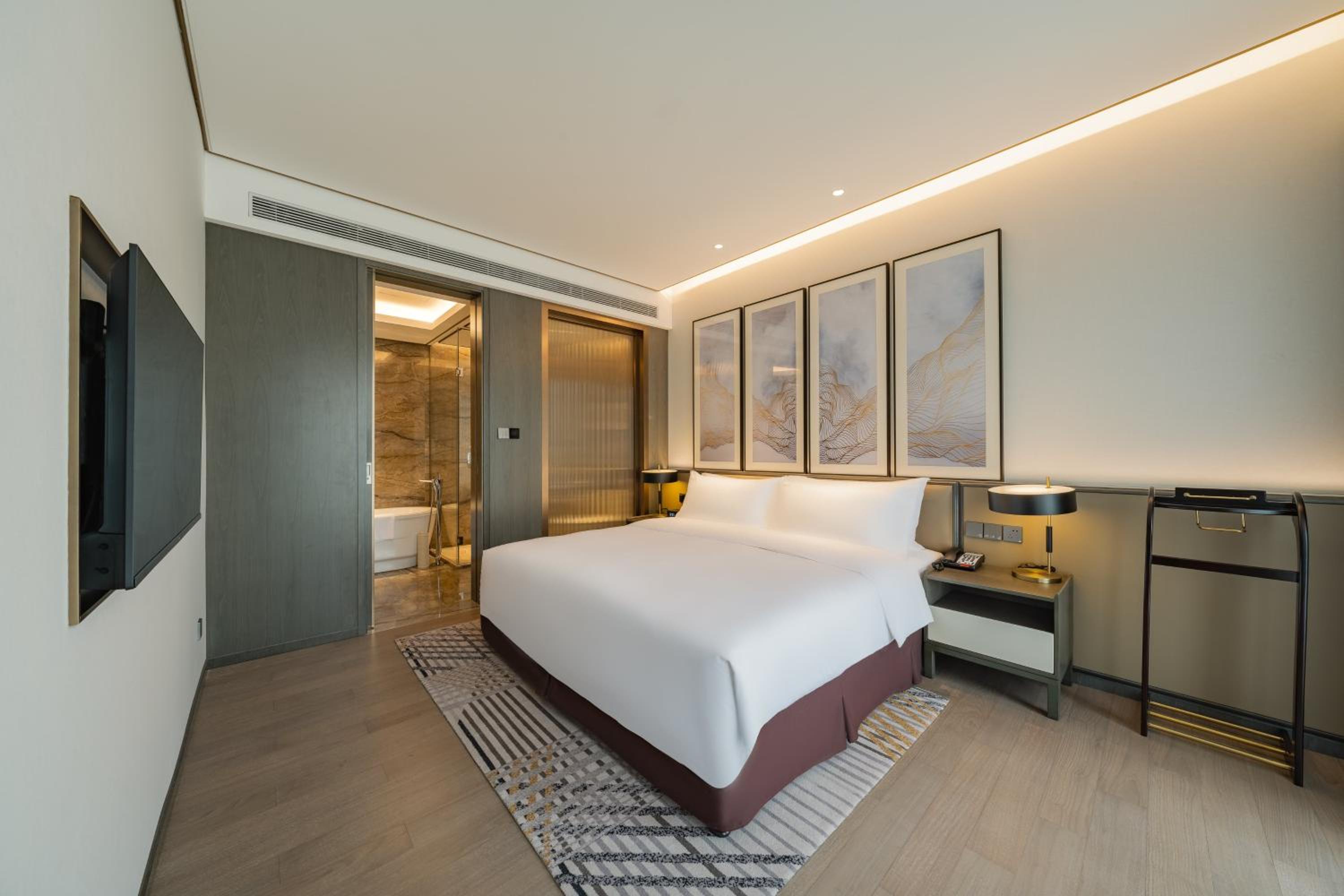 Luxury Suite
