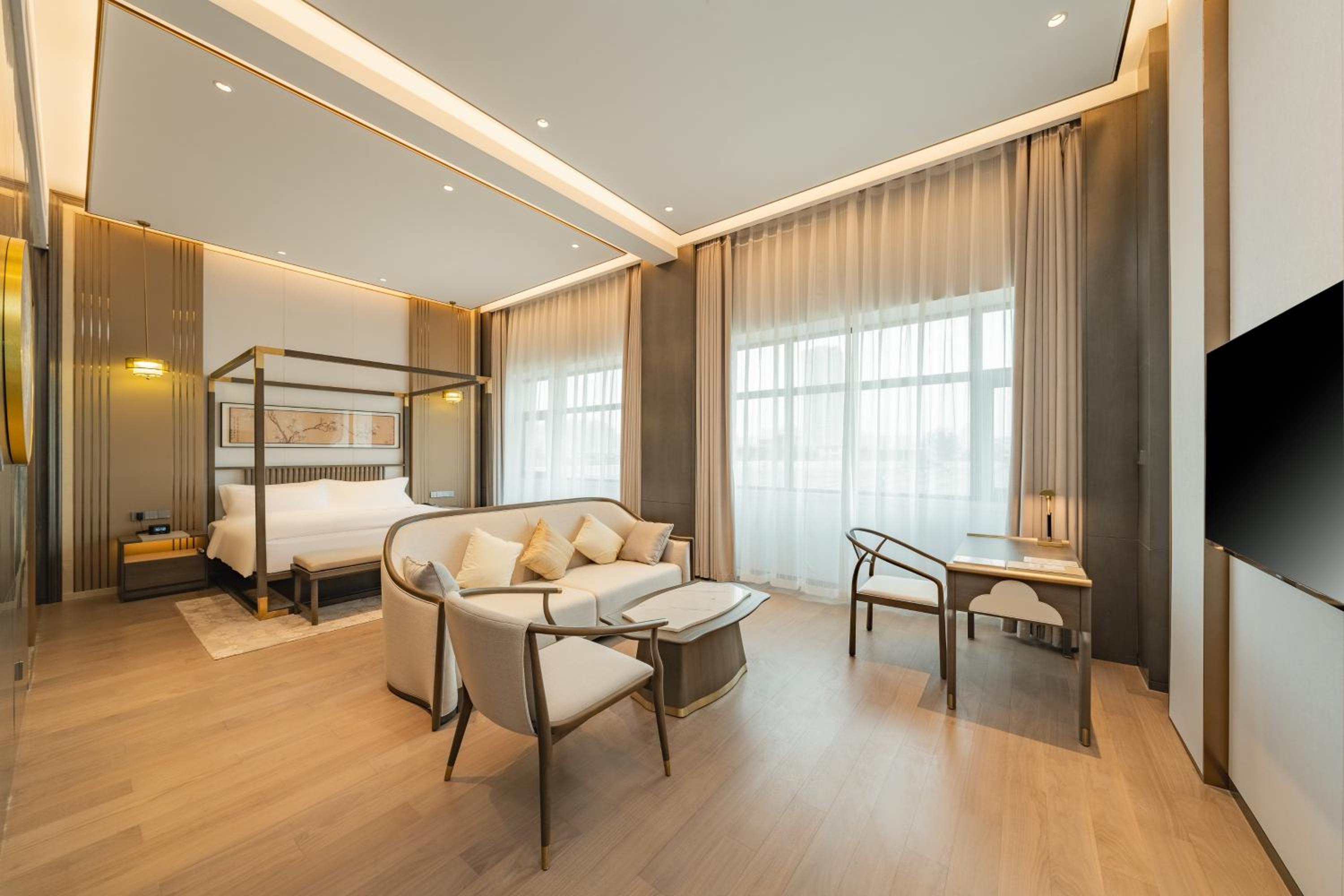 Deluxe Suite
