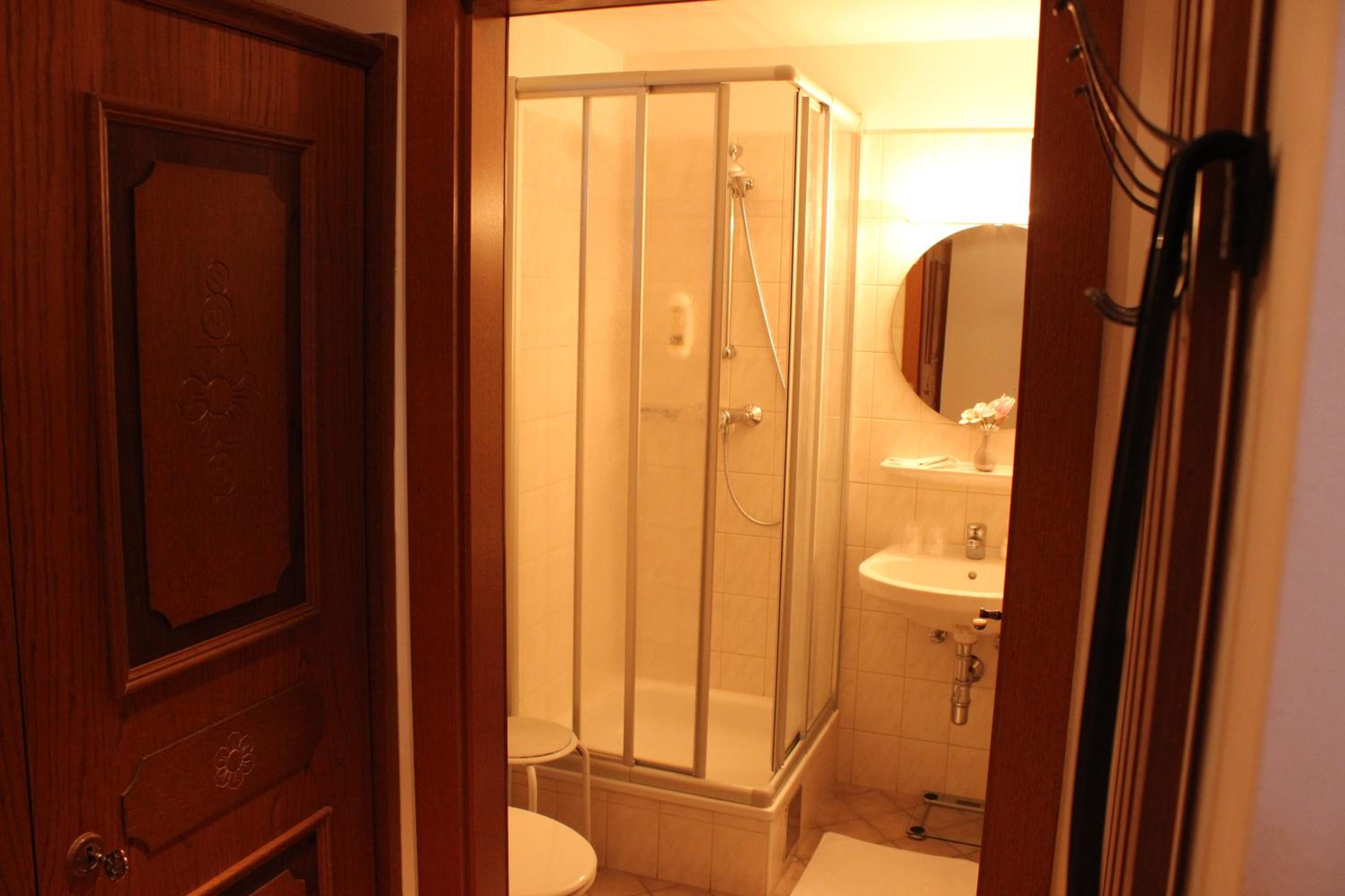 Double Room 7 photo 2
