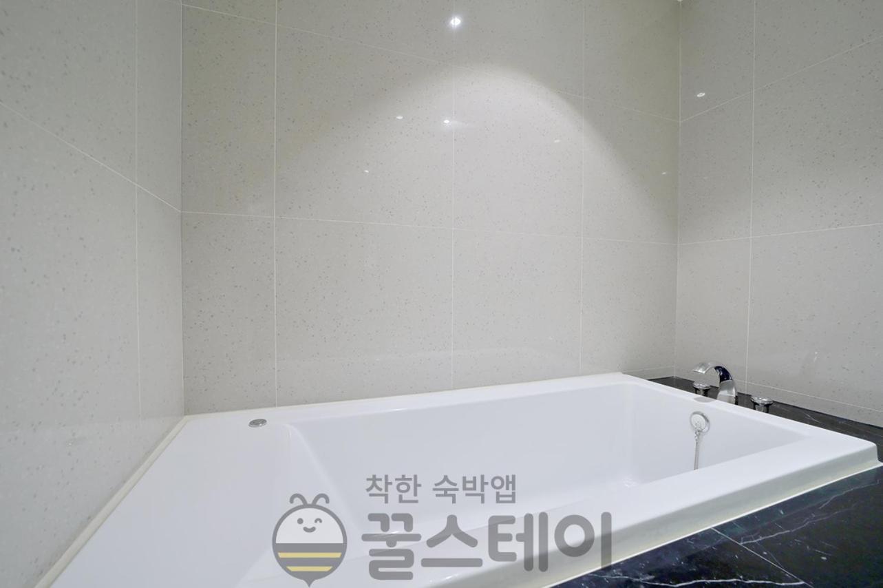 Large Double Room photo 2