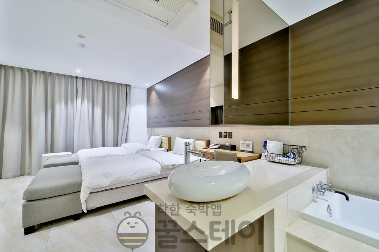 Budget Twin Room photo 3