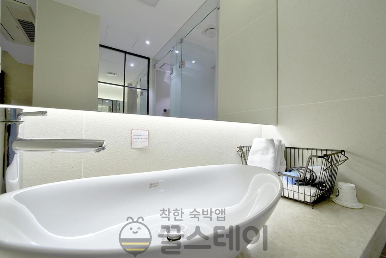 Deluxe Double or Twin Room photo 2