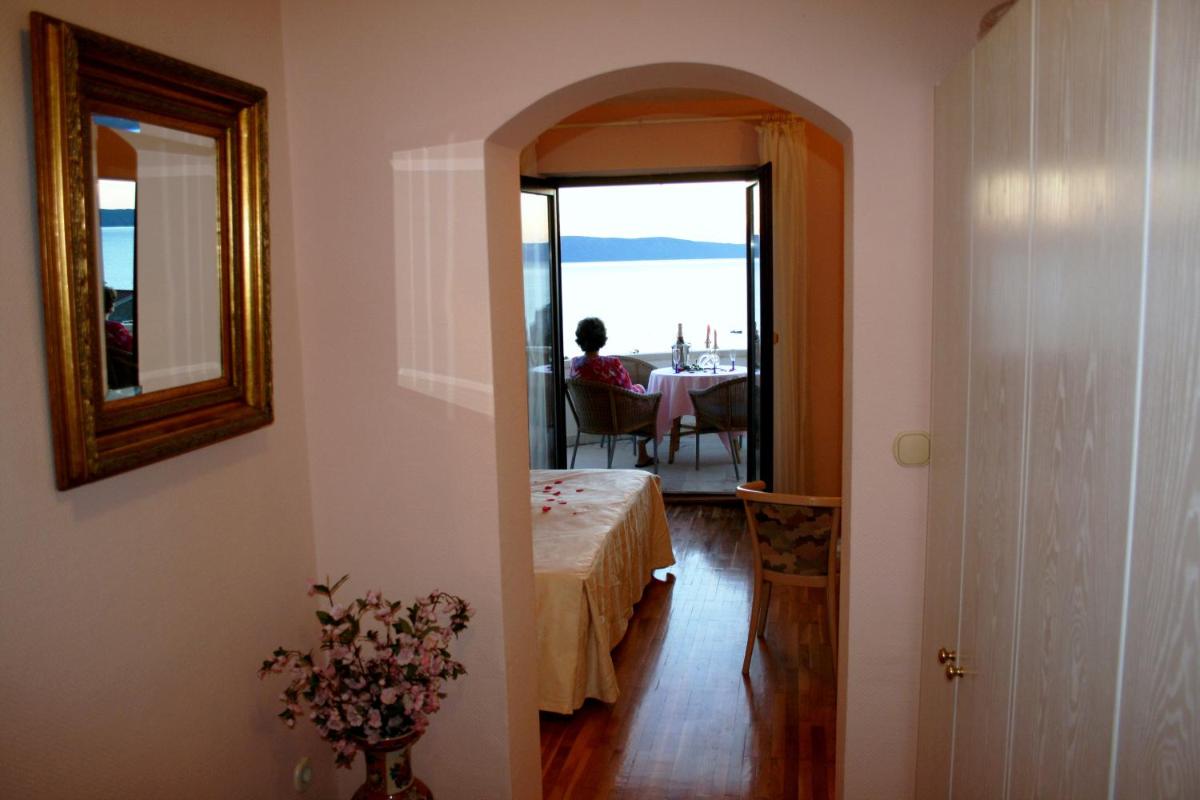 Two-Bedroom Apartment photo 2