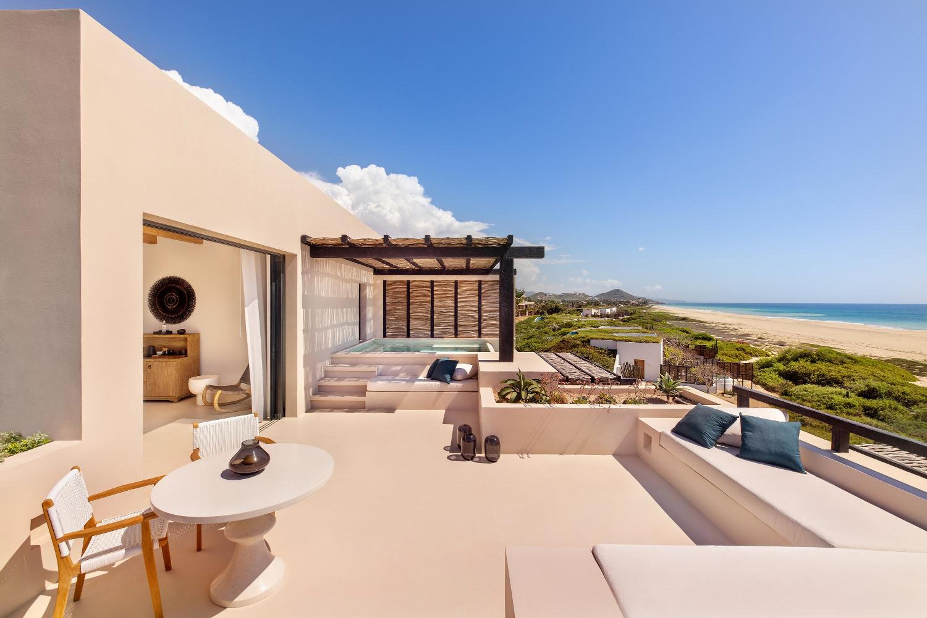 King Suite Penthouse with Ocean View and Plunge Pool - Non-Smoking