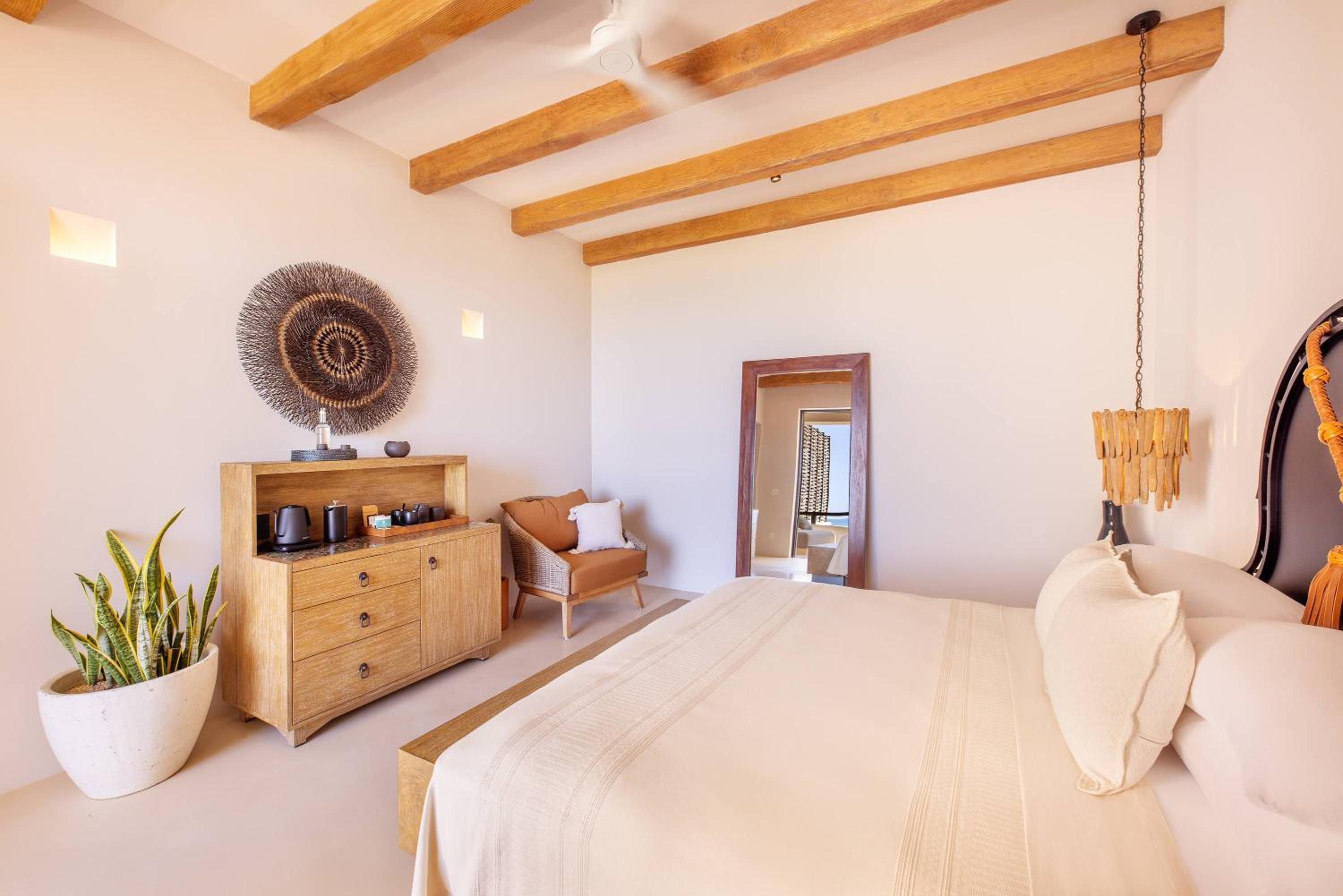 Premium King Room with Ocean View - Non-Smoking