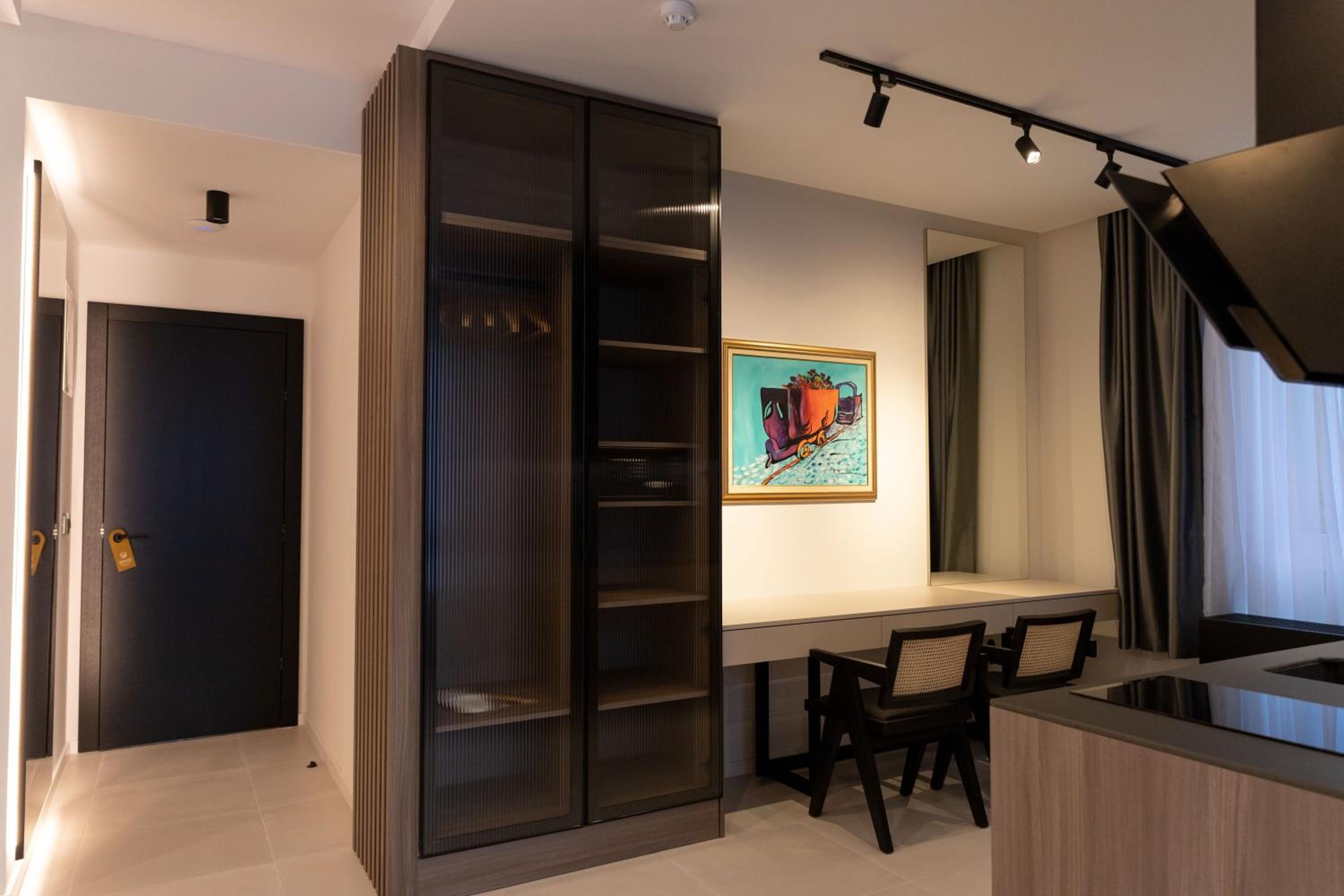 Deluxe King Studio