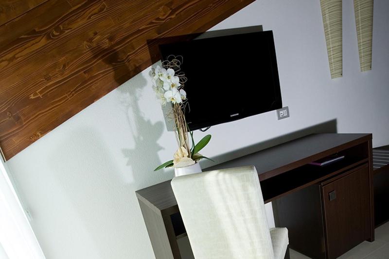 Deluxe Room - Photo 2