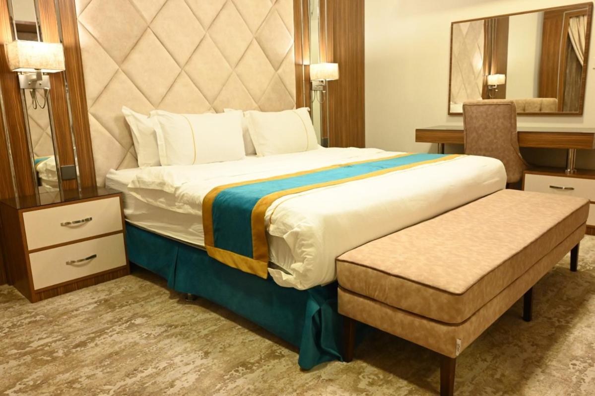 Deluxe Suite photo 3