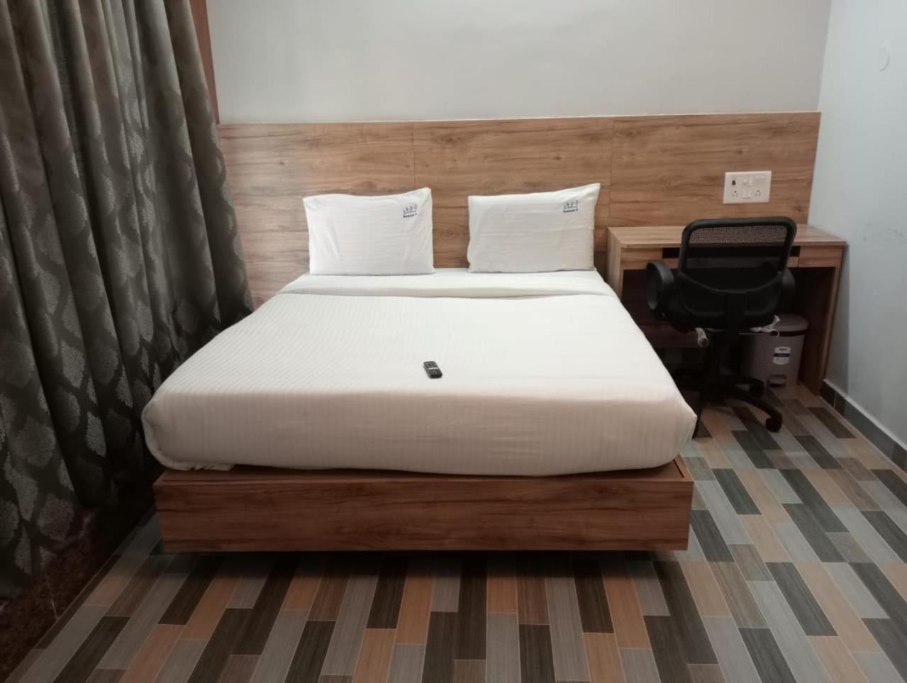 One-Bedroom Apartment - Photo 28