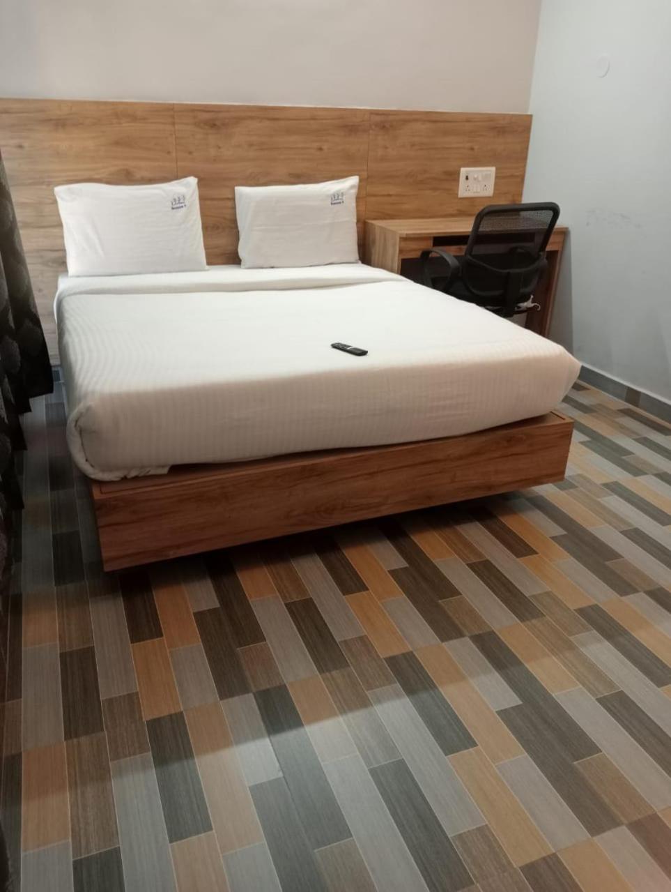 One-Bedroom Apartment - Photo 31