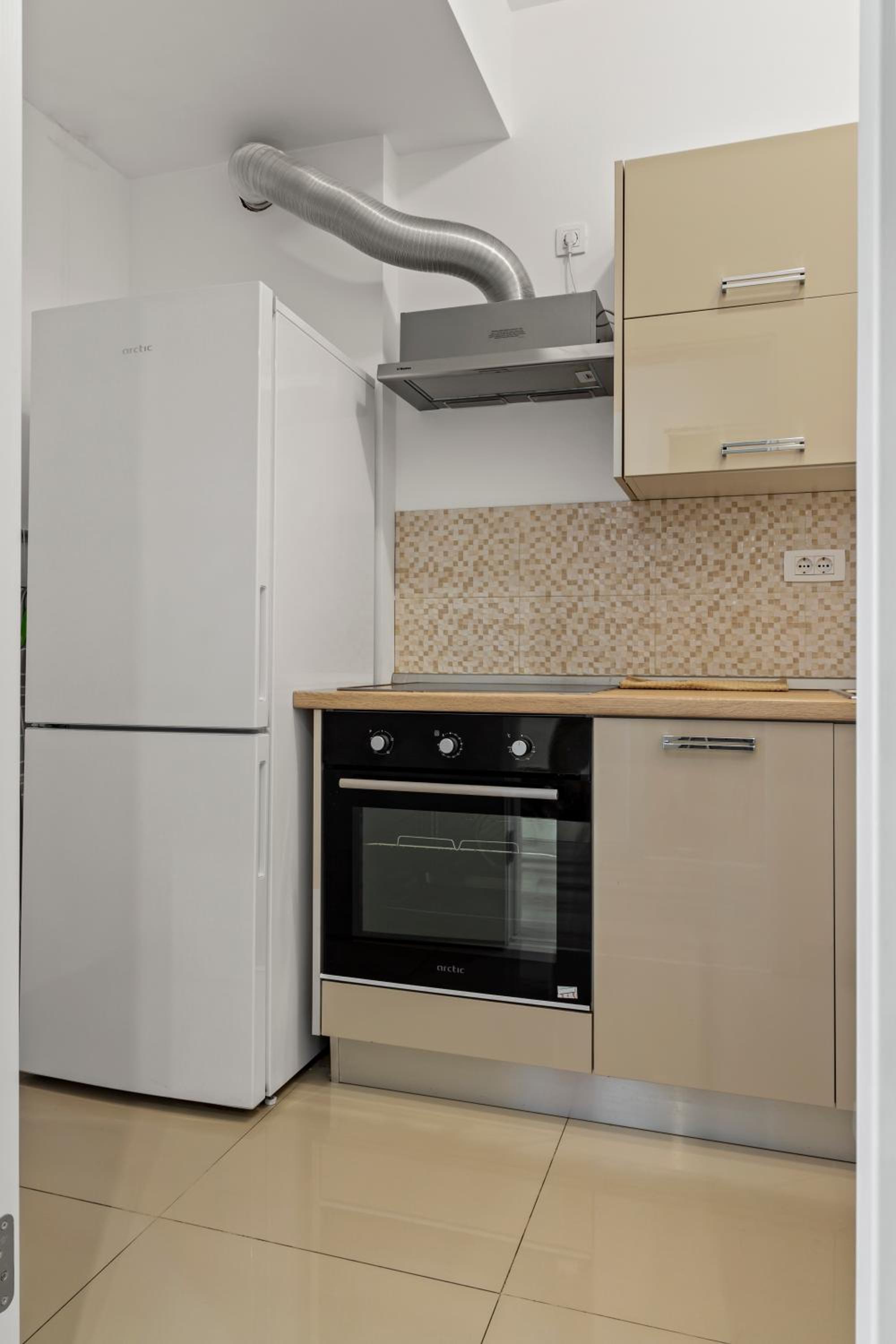 Studio Apartment - Photo 9