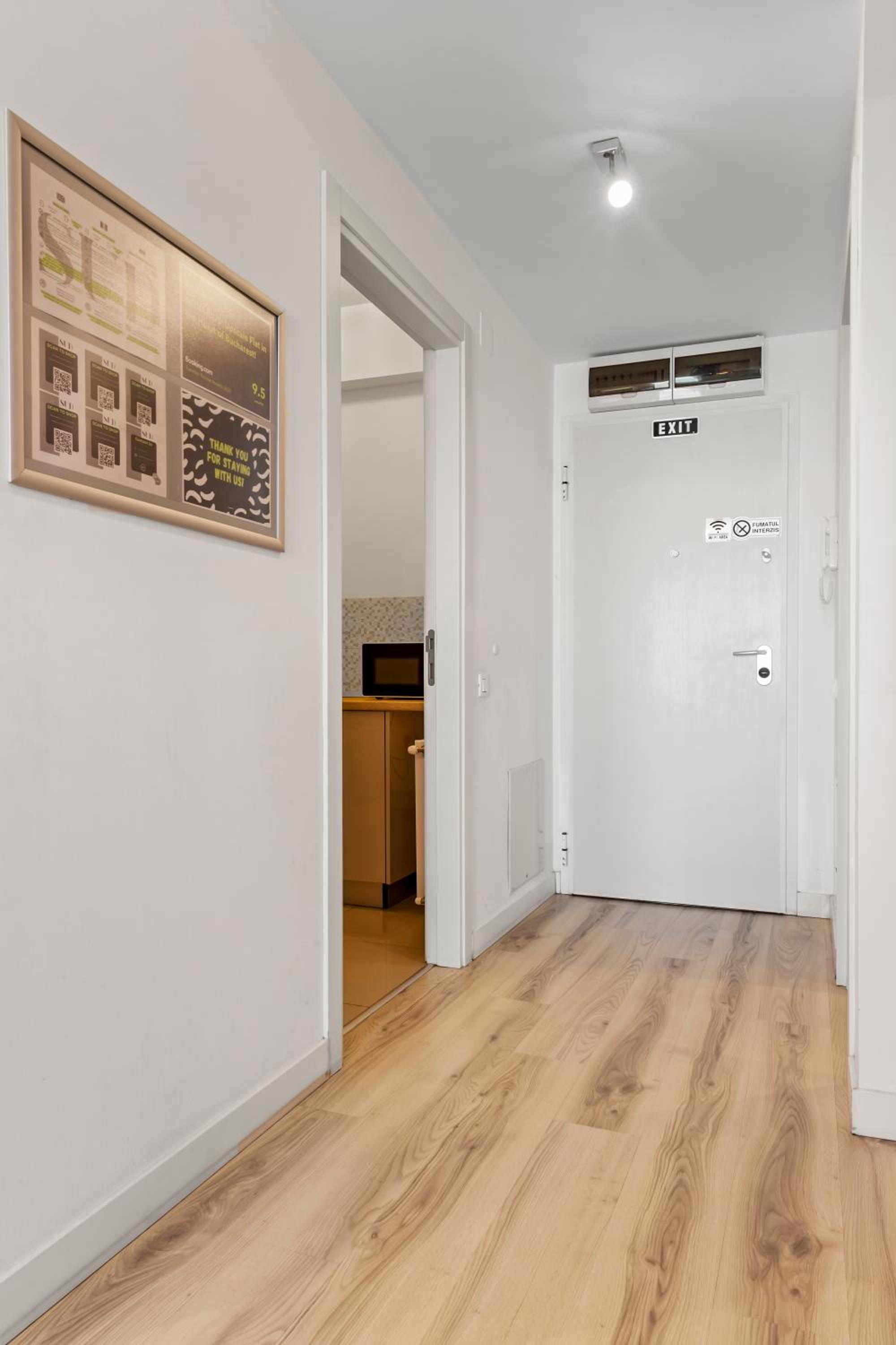 Studio Apartment - Photo 15