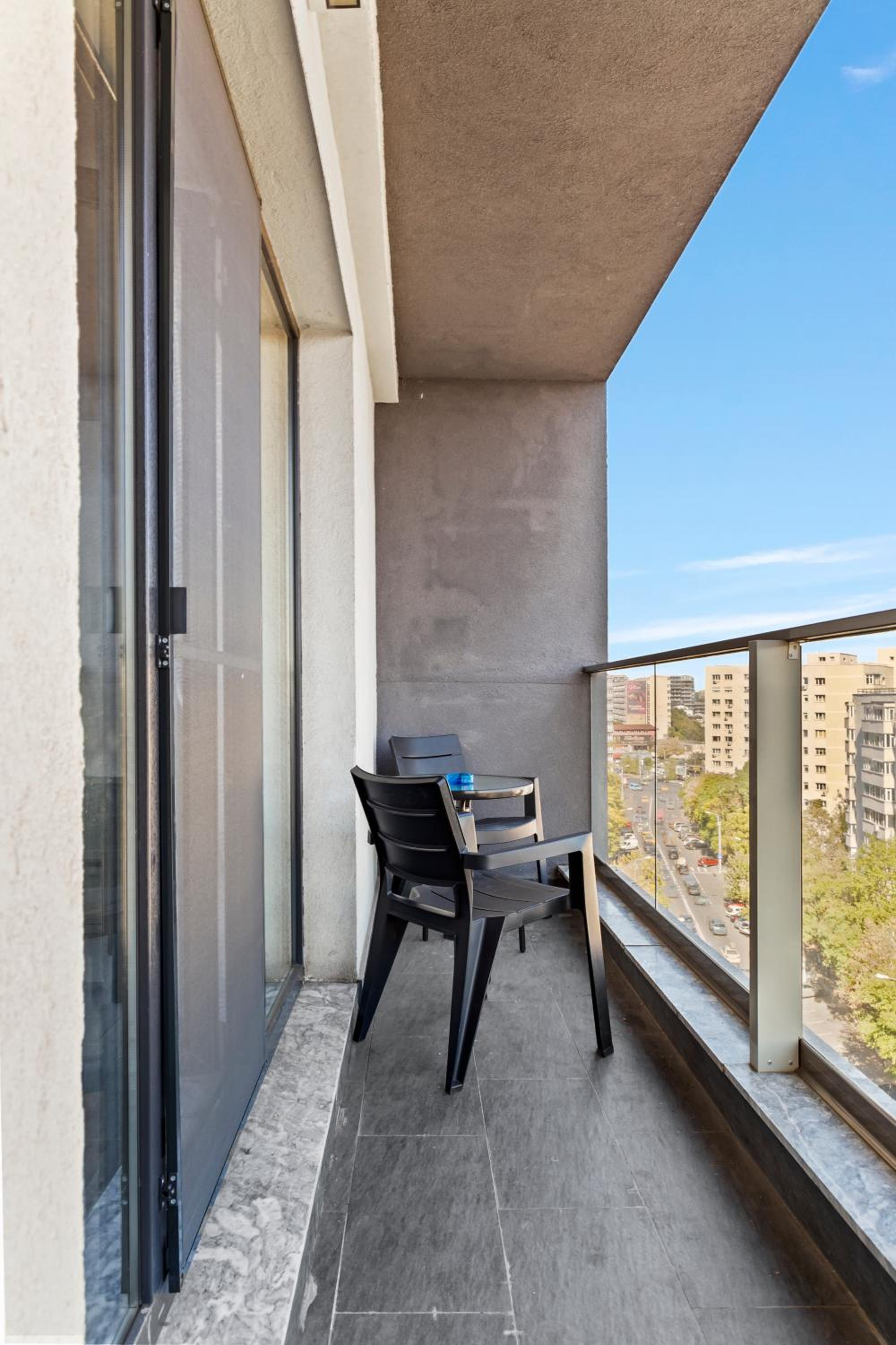 Studio Apartment - Photo 19