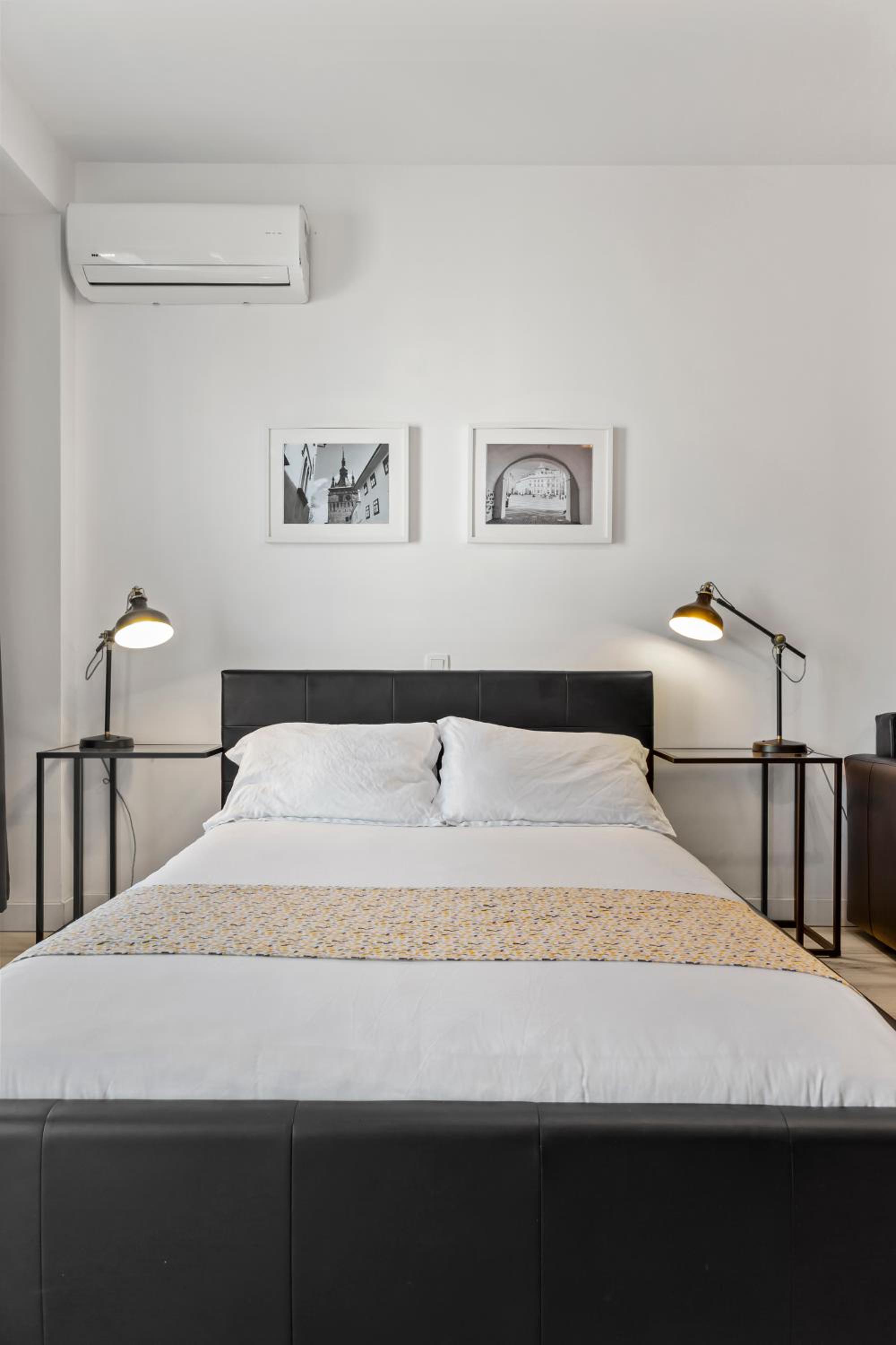 Studio Apartment - Photo 30