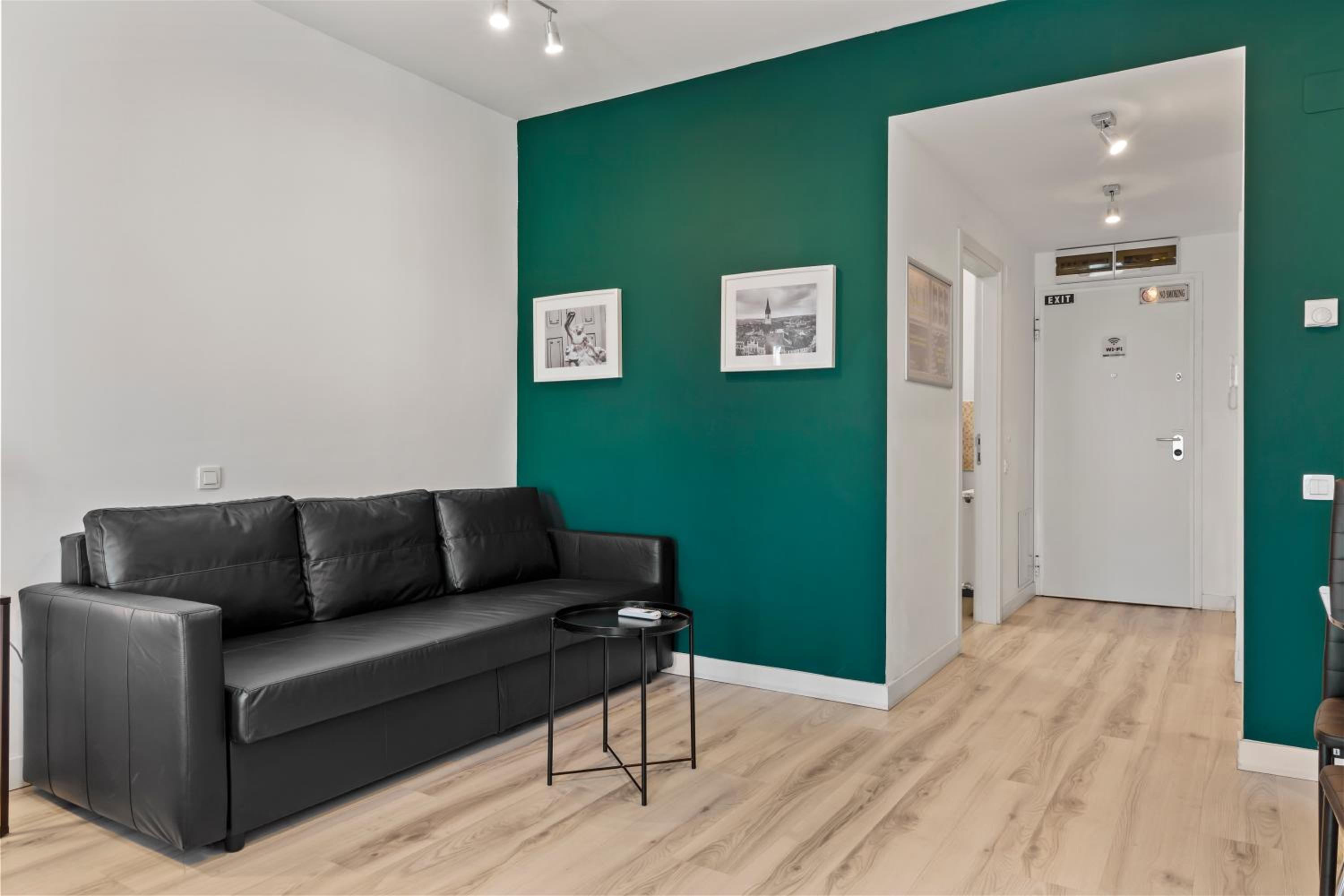 Studio Apartment - Photo 34