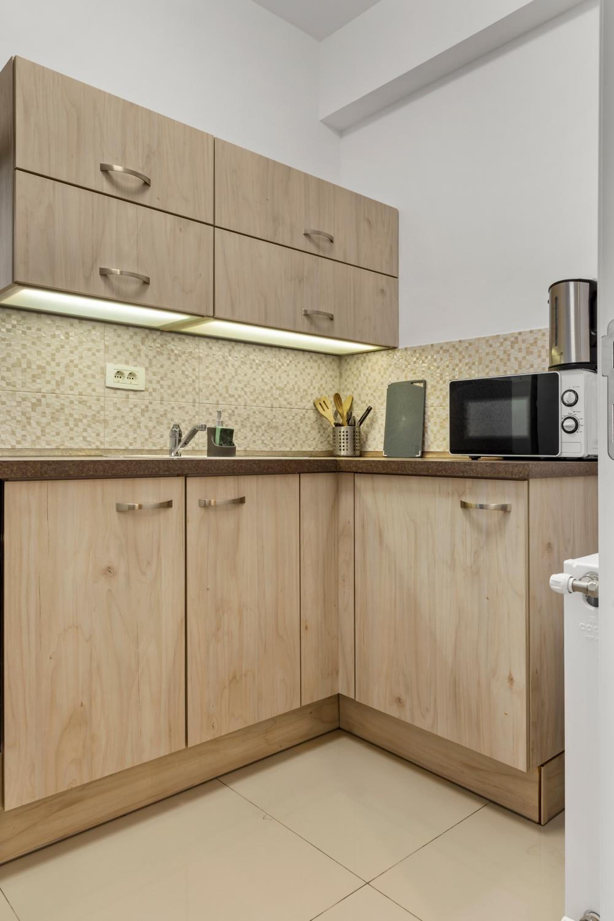 Studio Apartment - Photo 36