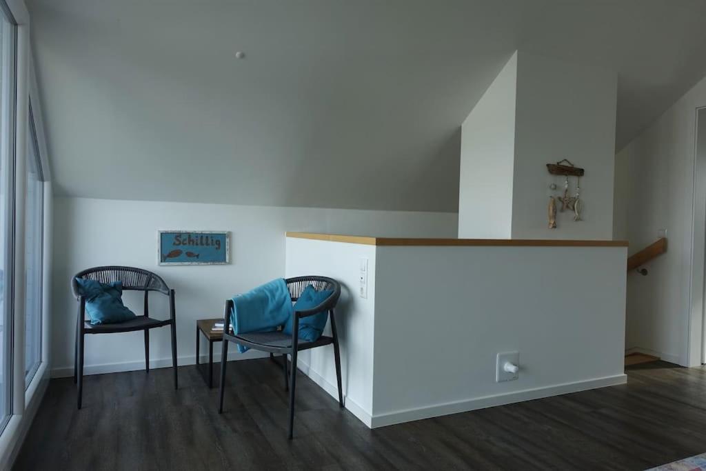 Three-Bedroom House photo 3
