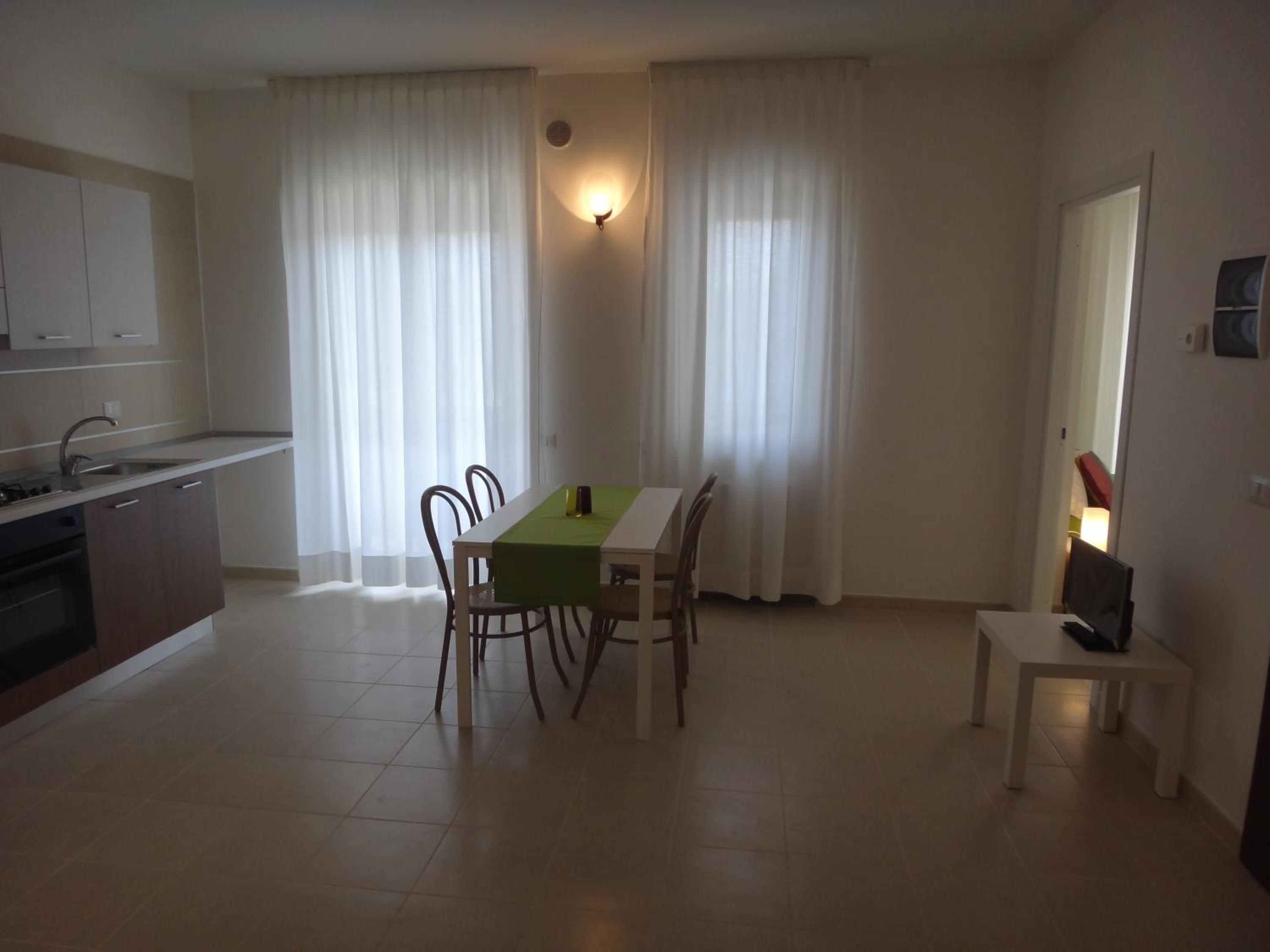 Apartment with Sea View - Photo 7