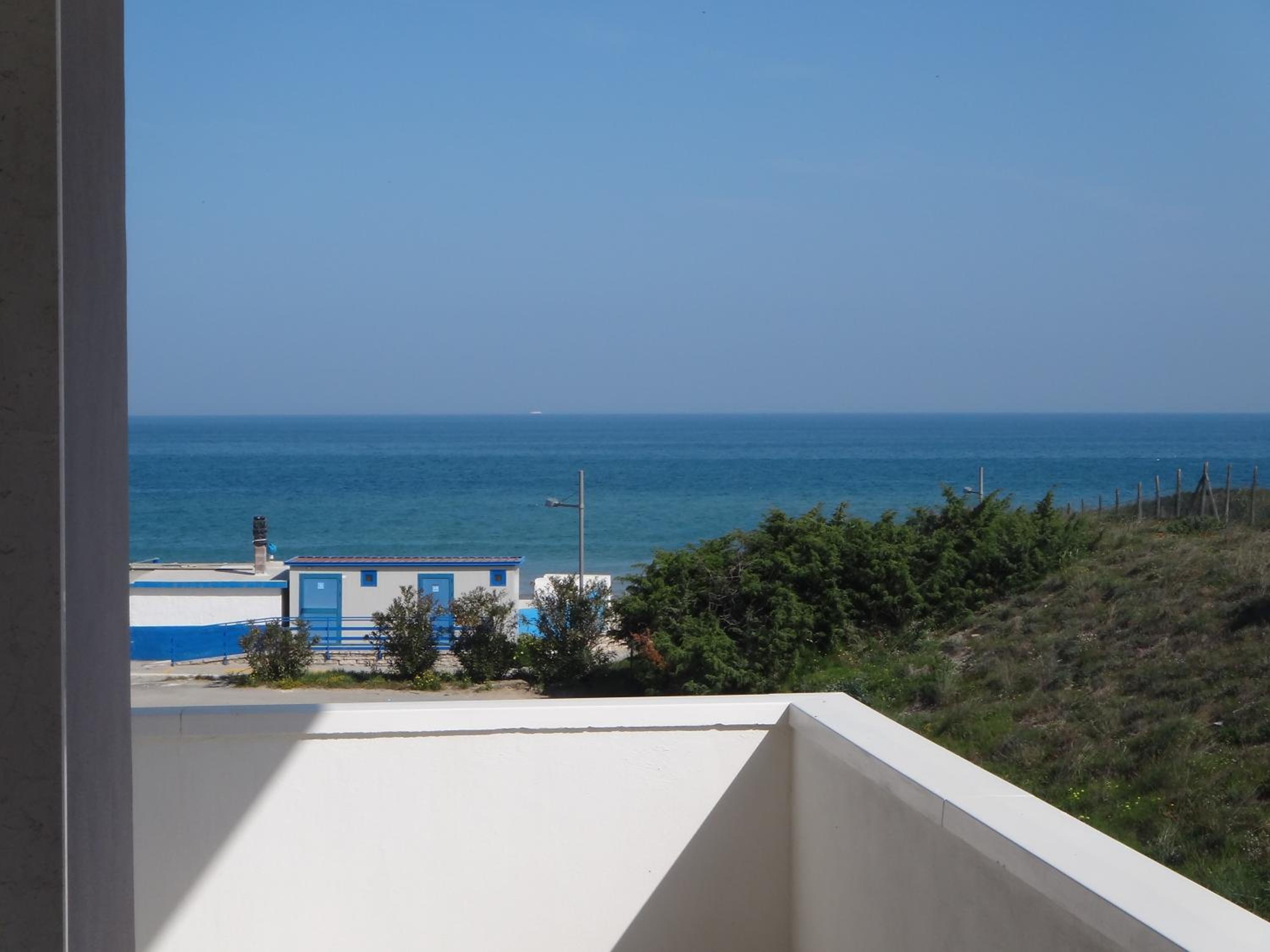 Apartment with Sea View - Photo 5