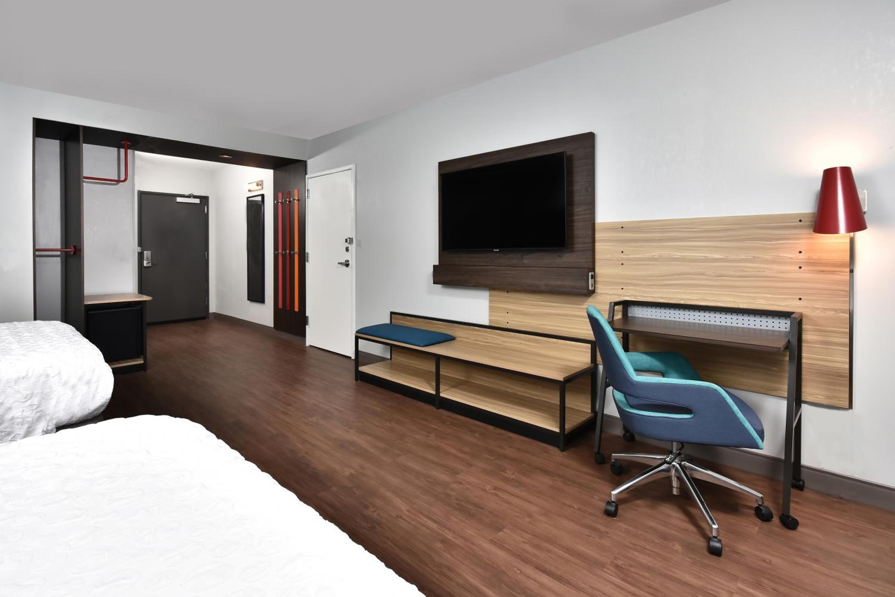 Queen Room with Two Queen Beds - Hearing Access - Photo 3
