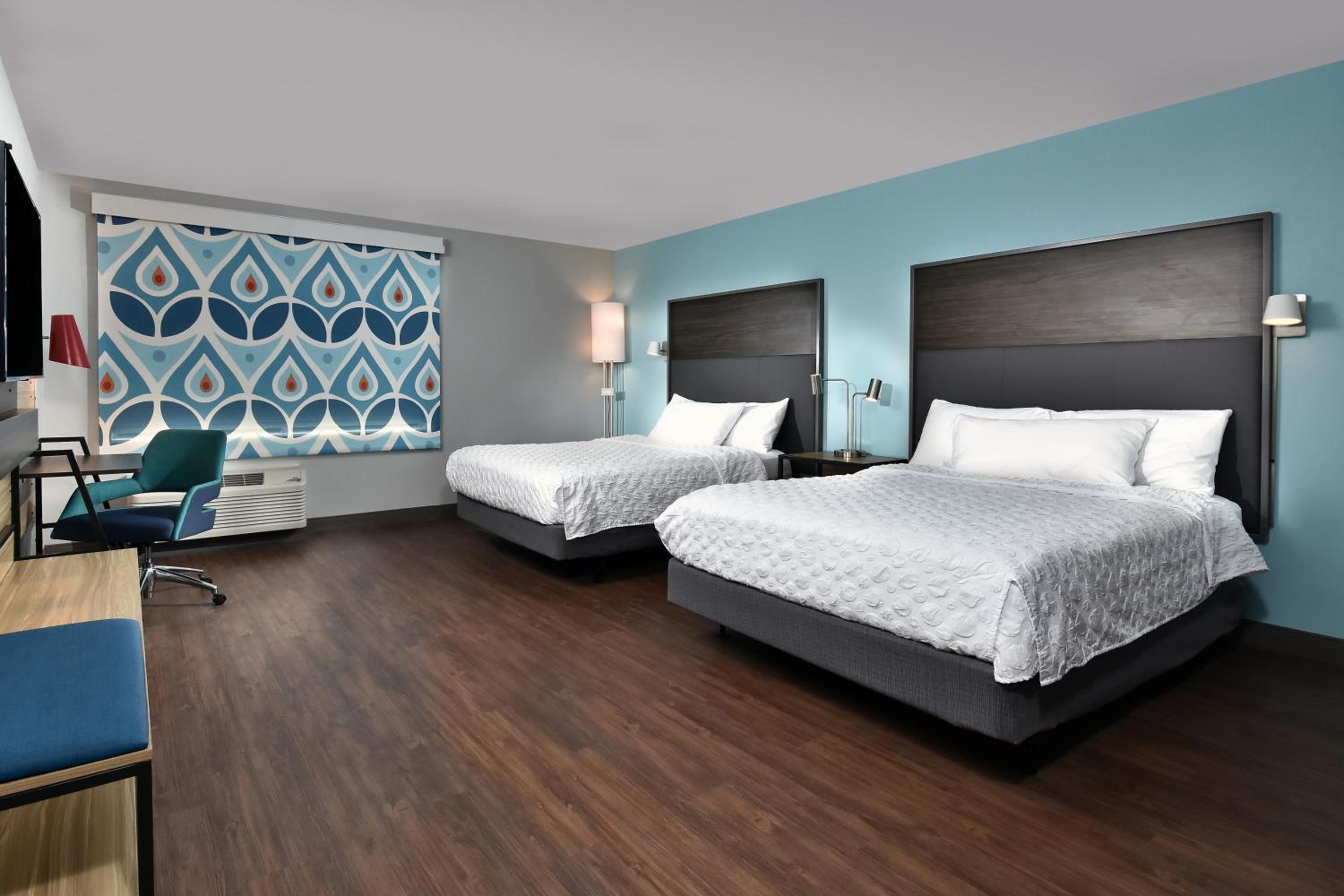 Queen Room with Two Queen Beds - Hearing Access - Photo 5