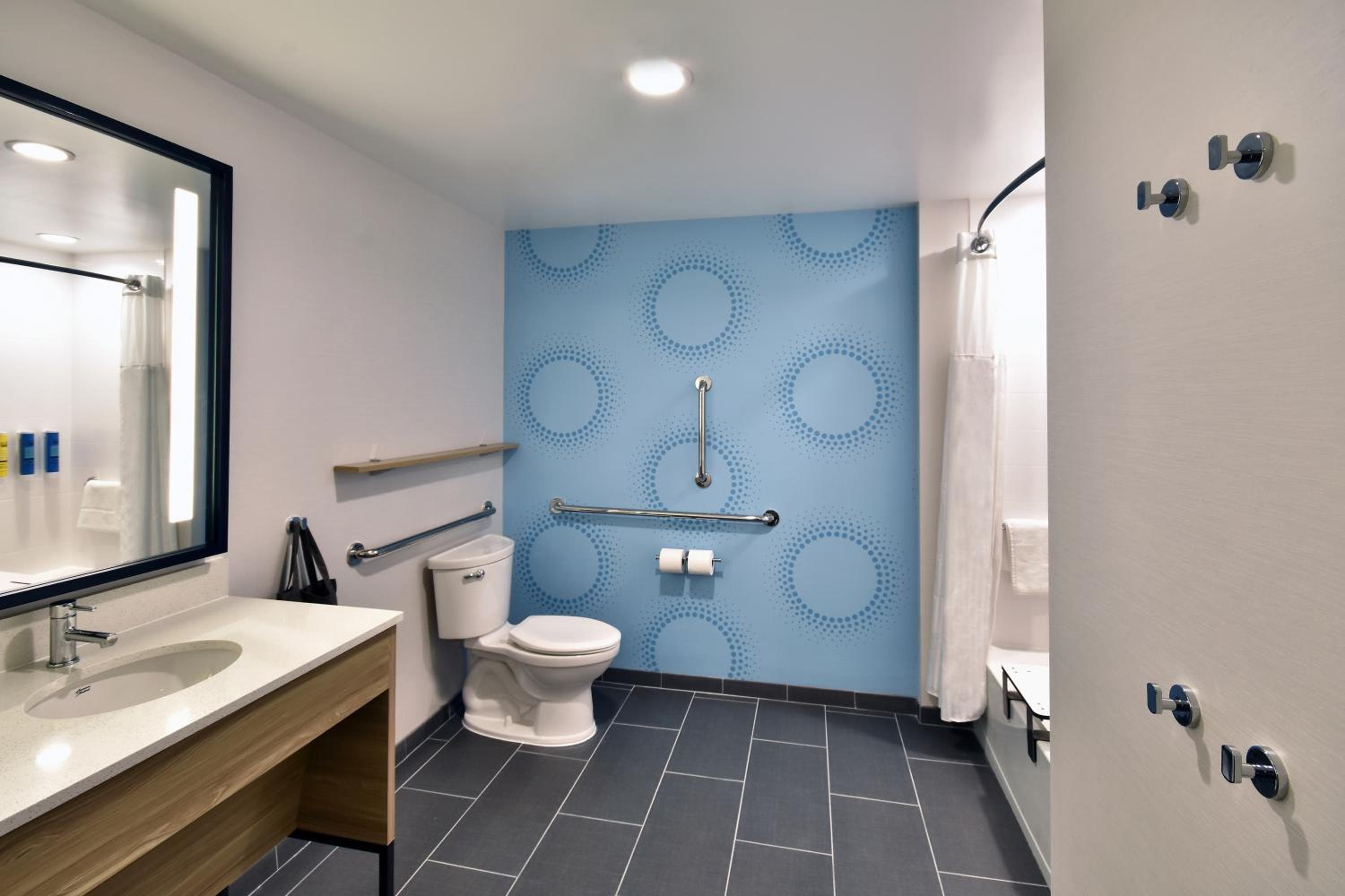King Room - Hearing Access - Photo 5
