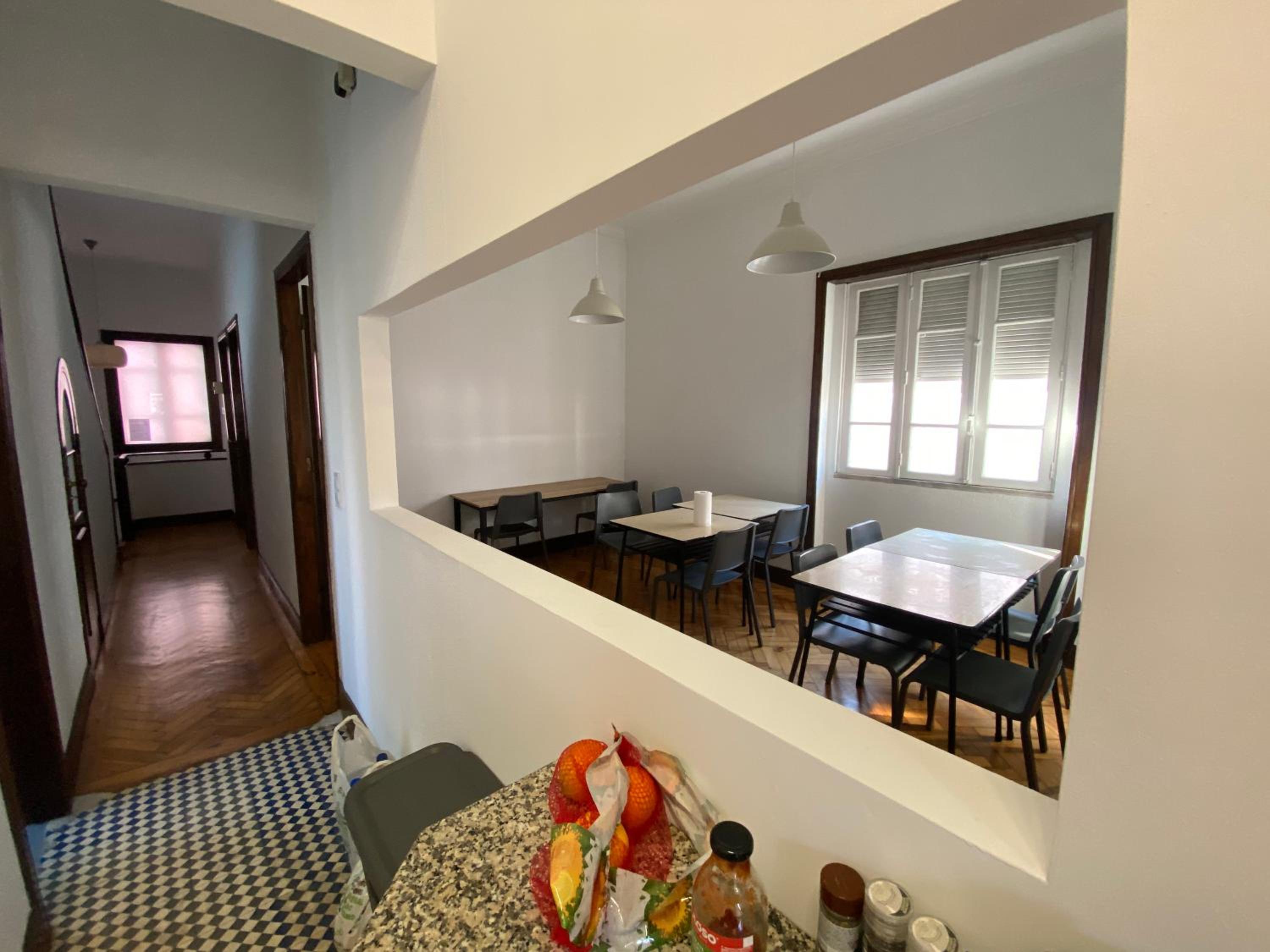 Deluxe Double or Twin Room with City View - Photo 9