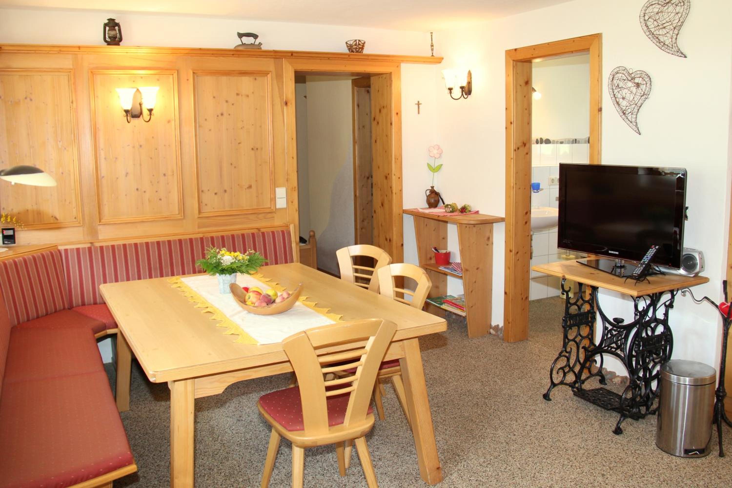 Superior Double or Twin Room with Mountain View photo 3