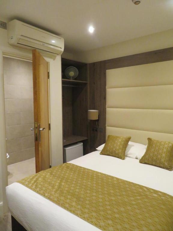  Double Room No Window photo 1